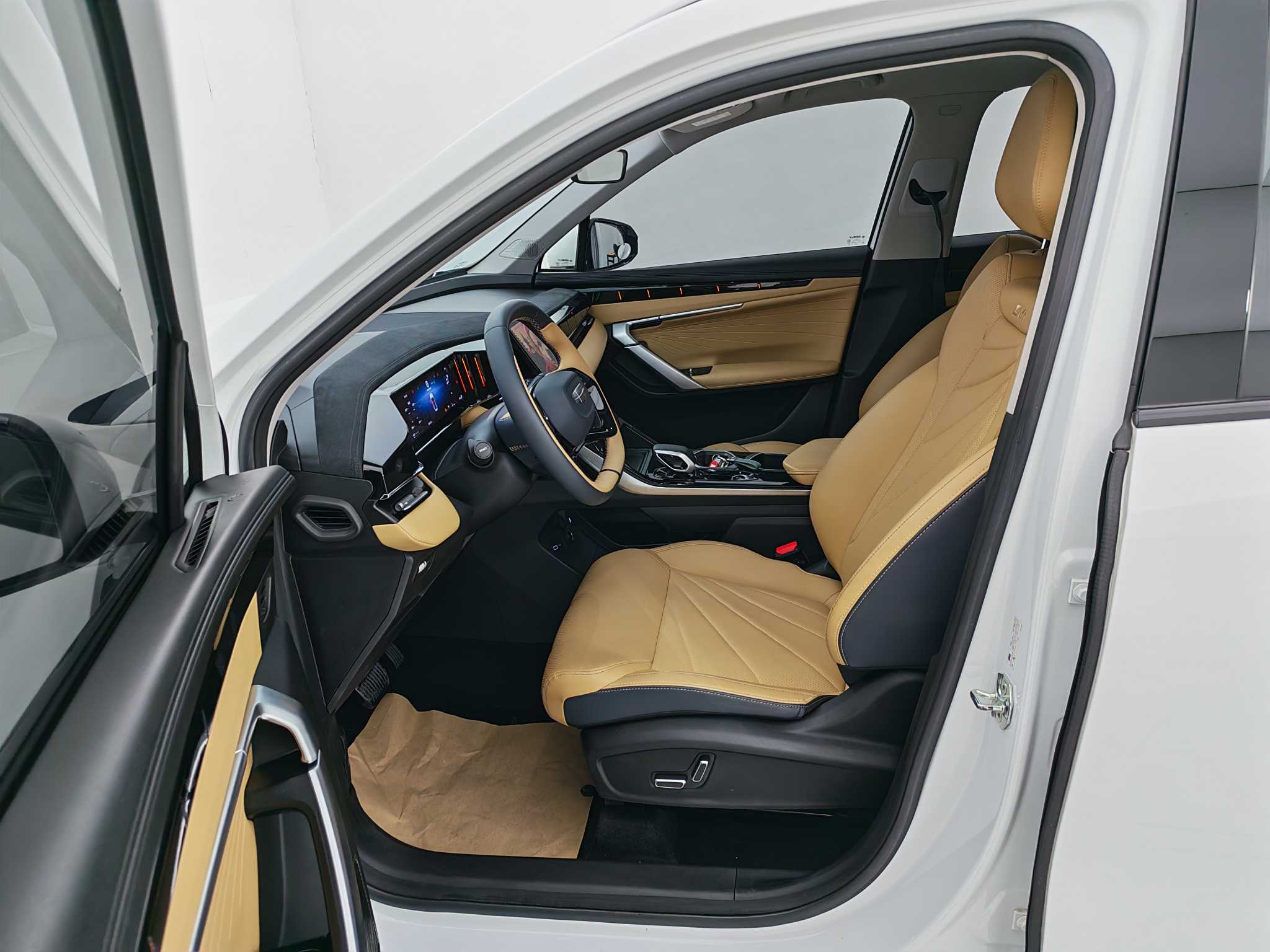 GEELY Boyue L 2024 car image #10
