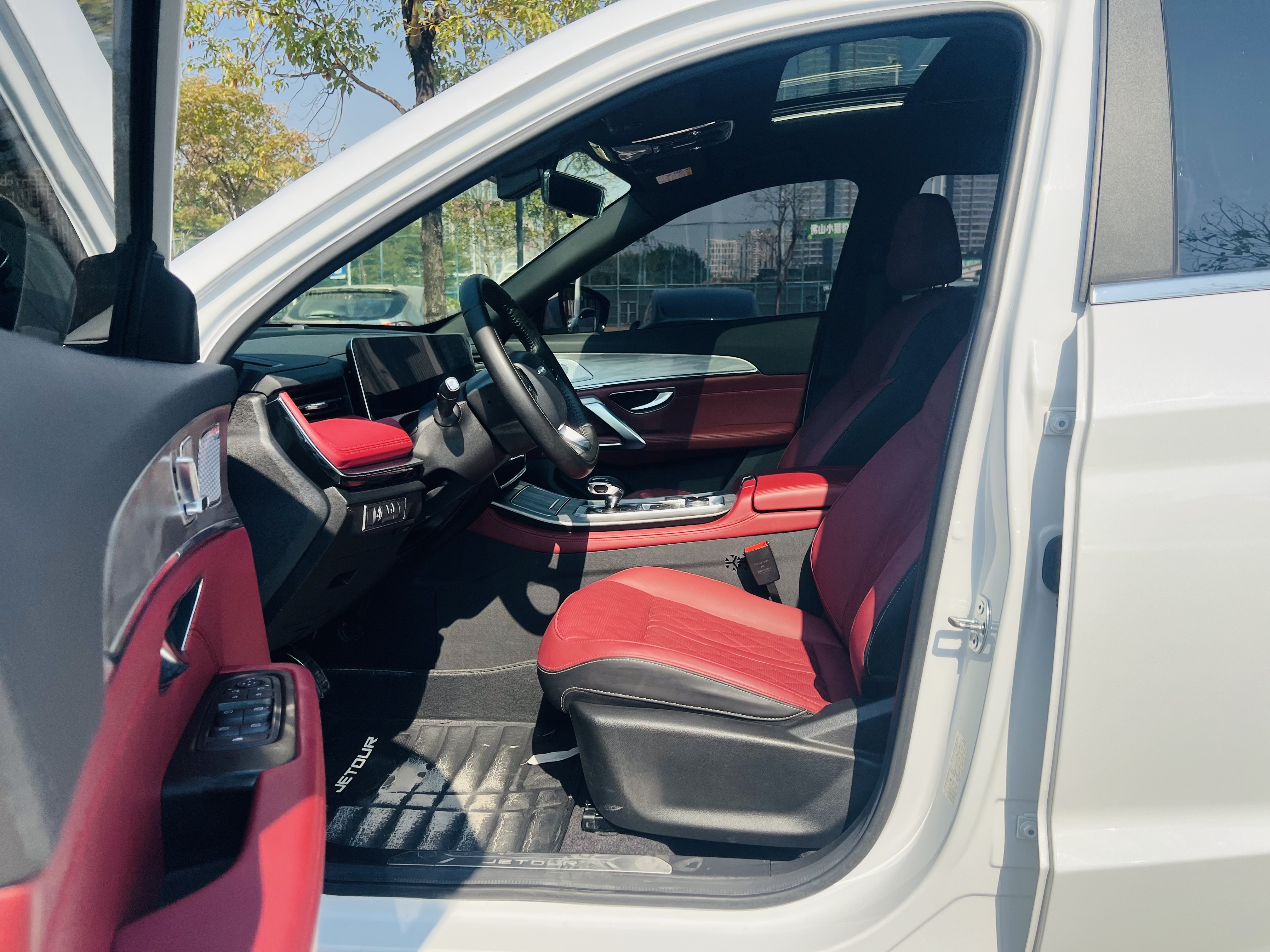 X70 PLUS 2023 car image #10