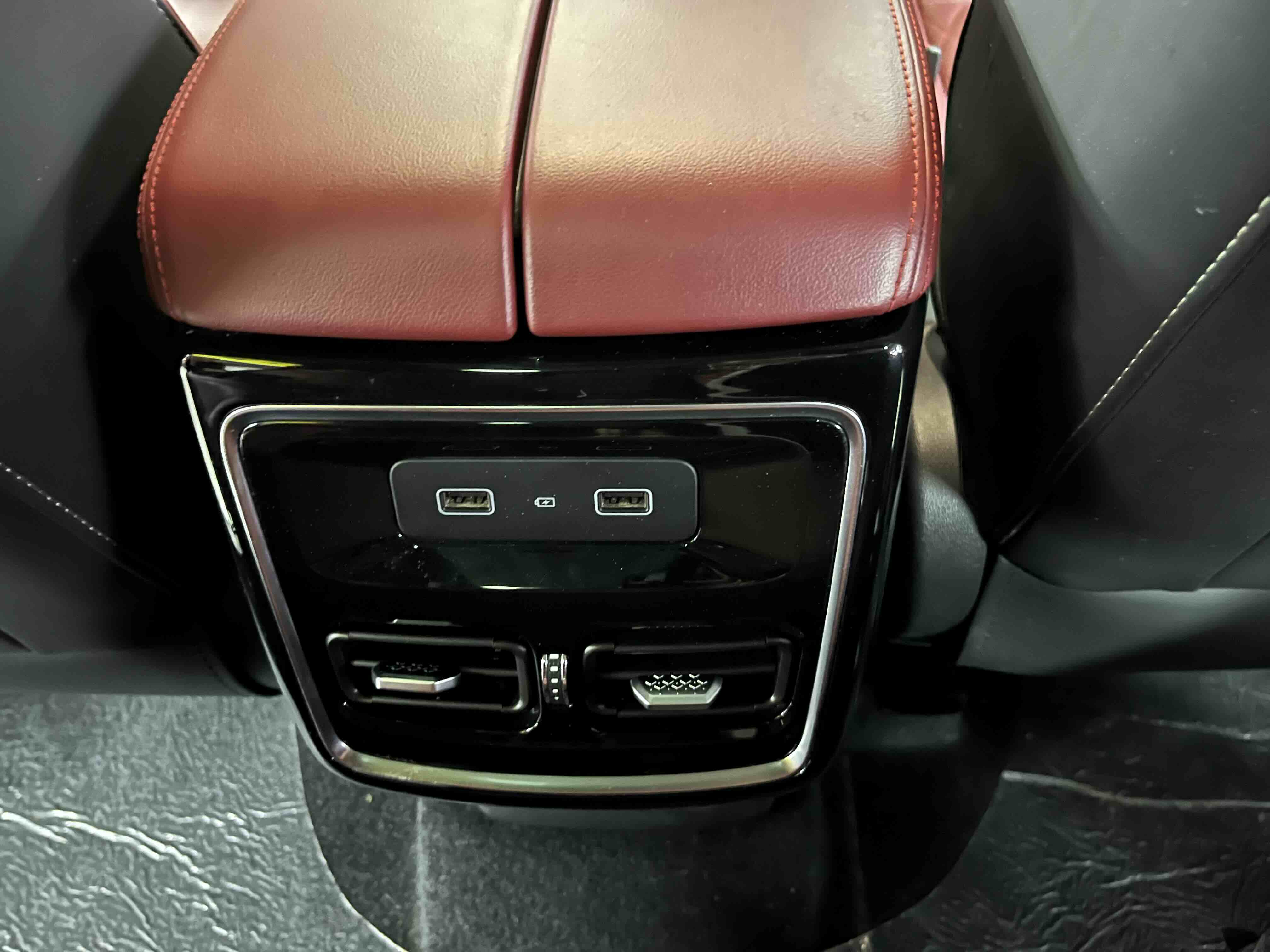 Jetour X70 PLUS 2024 صورة سيارة #10