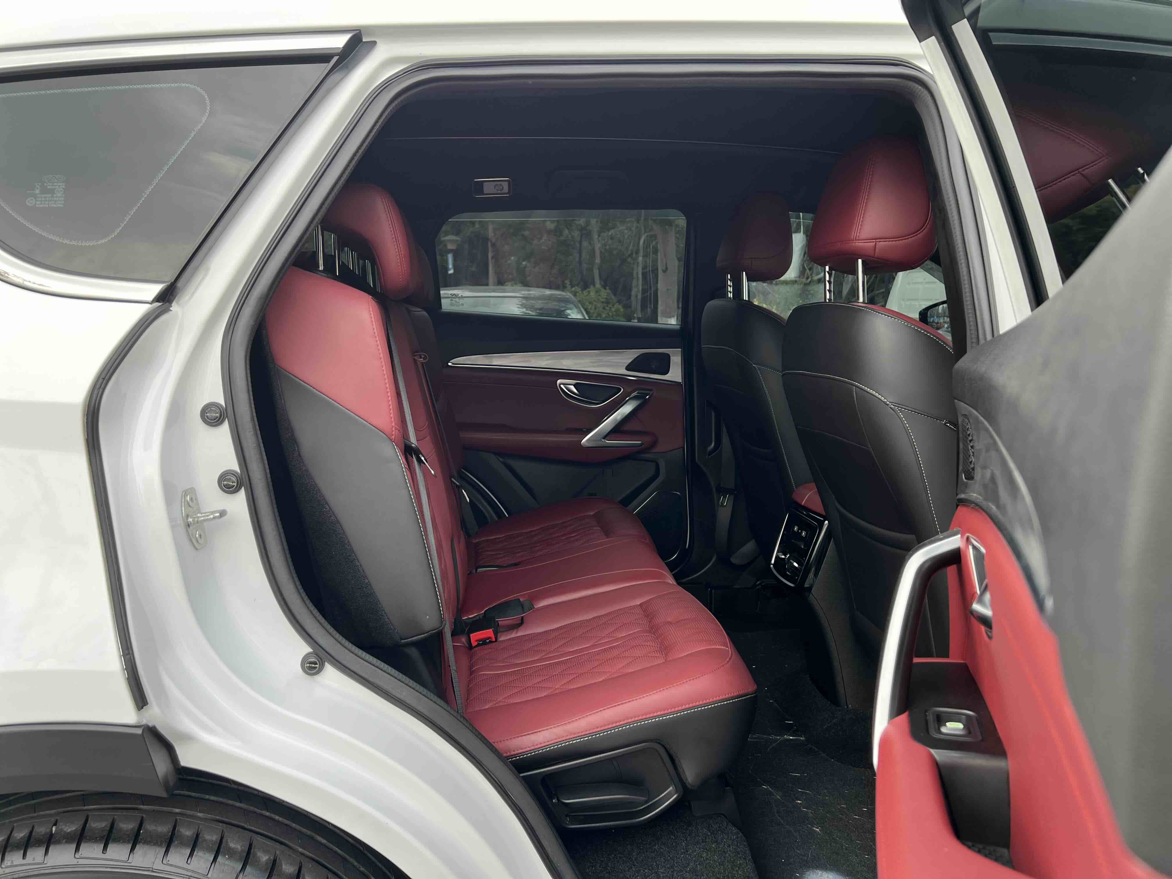 X70 PLUS 2023 car image #10