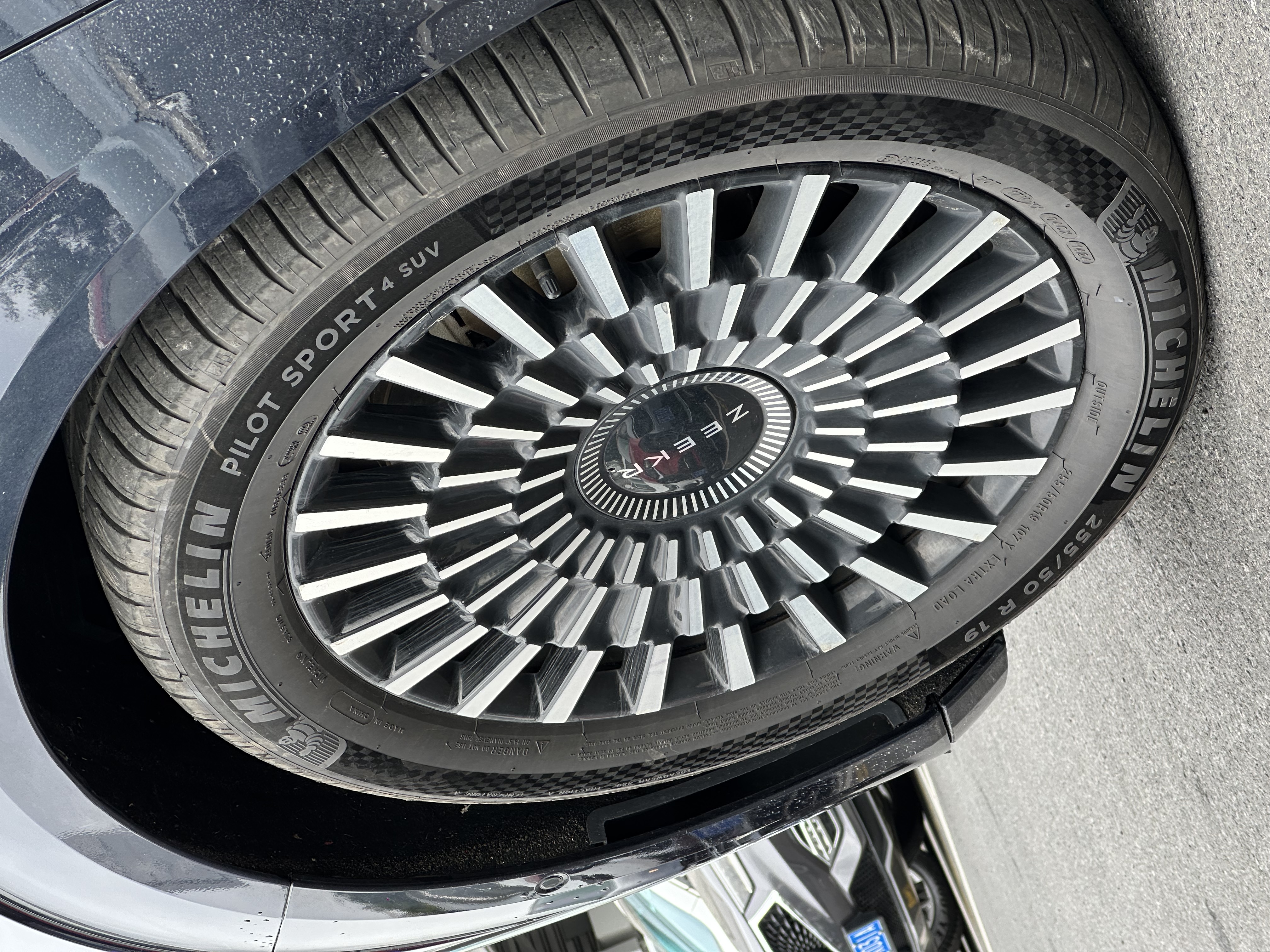 极氪 极氪009 2023 汽车图片 #10