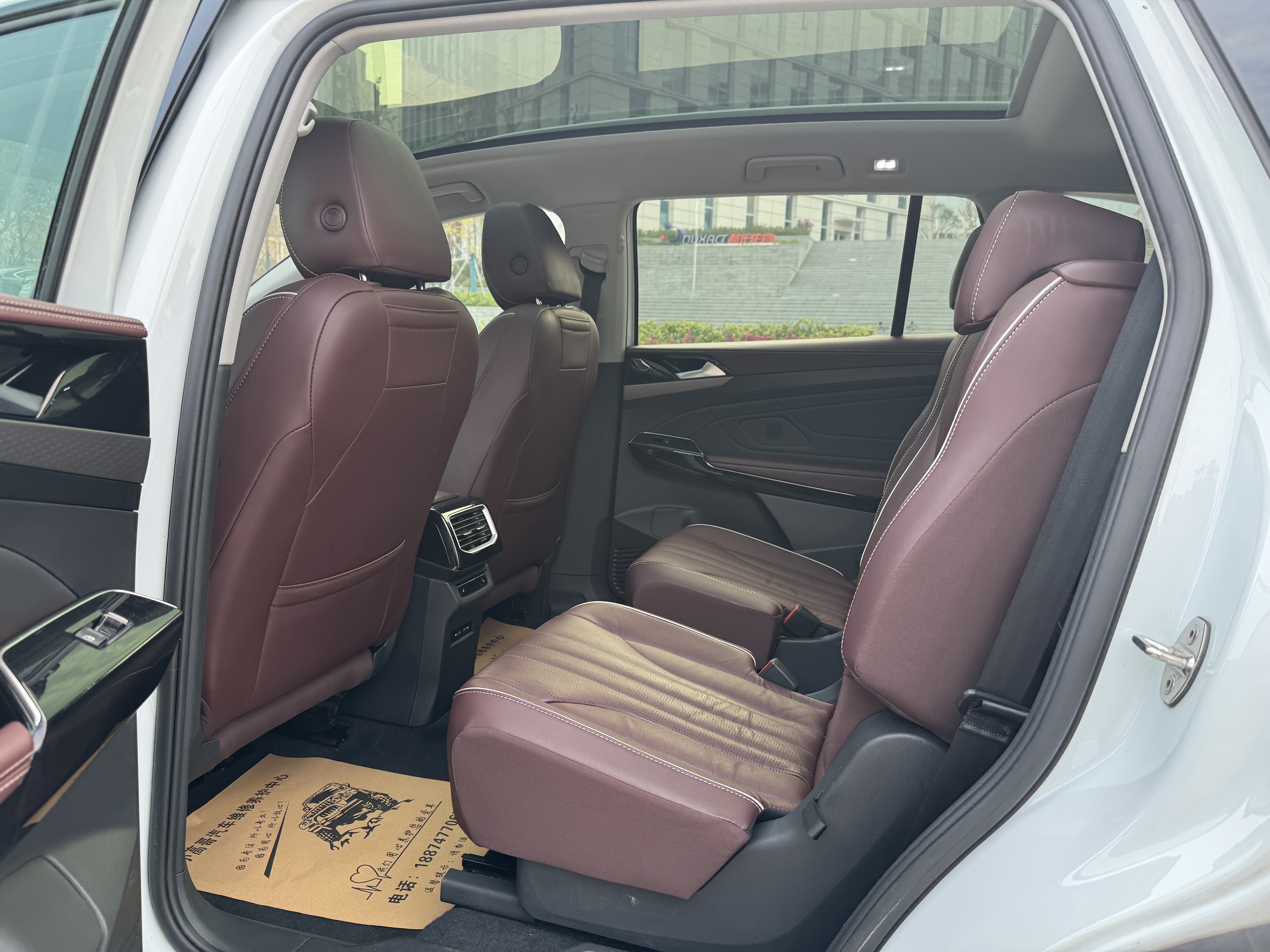 Volkswagen ID.6 X 2023 immagine di auto #10