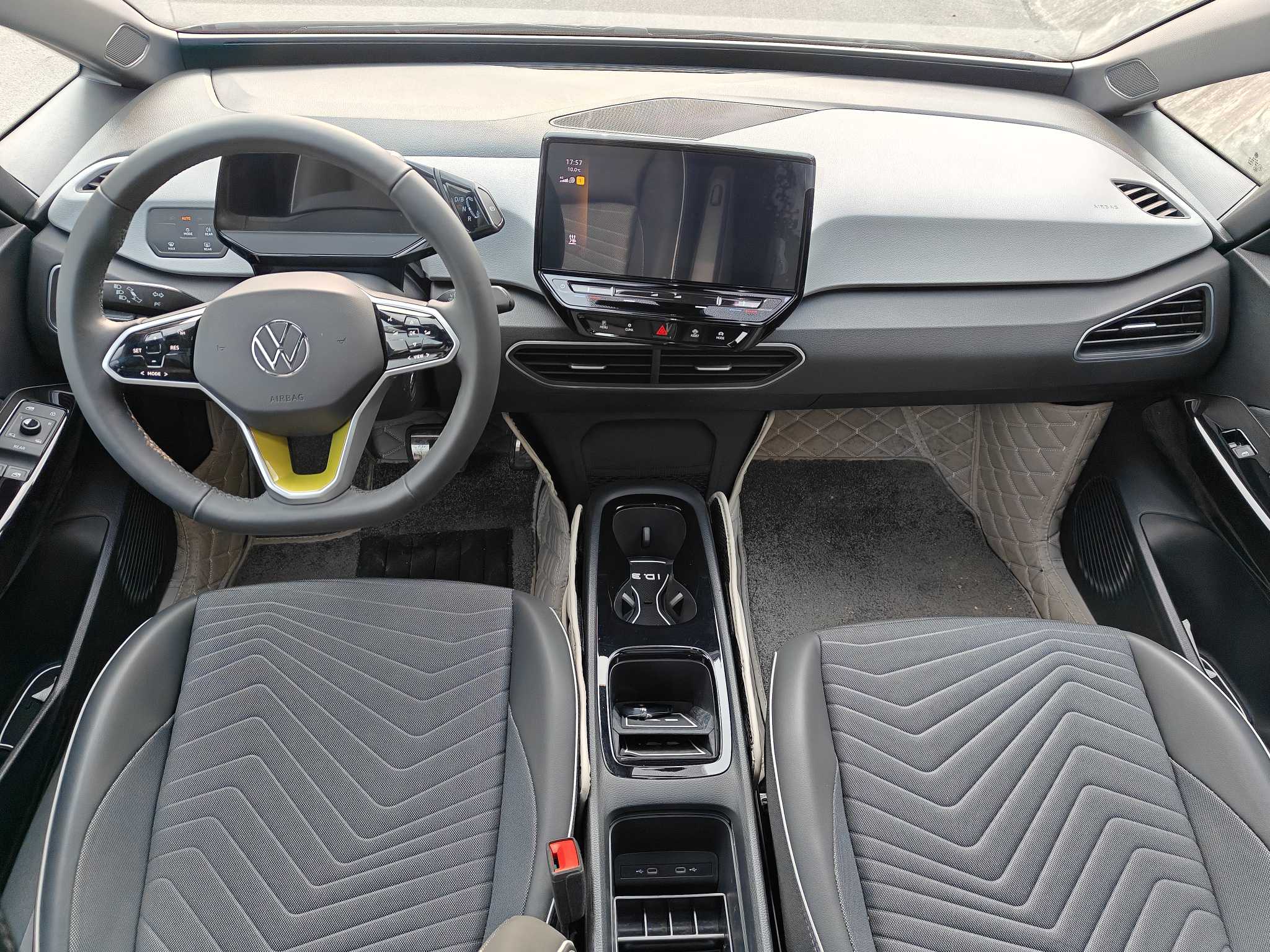 Volkswagen ID.3 2023 immagine di auto #10