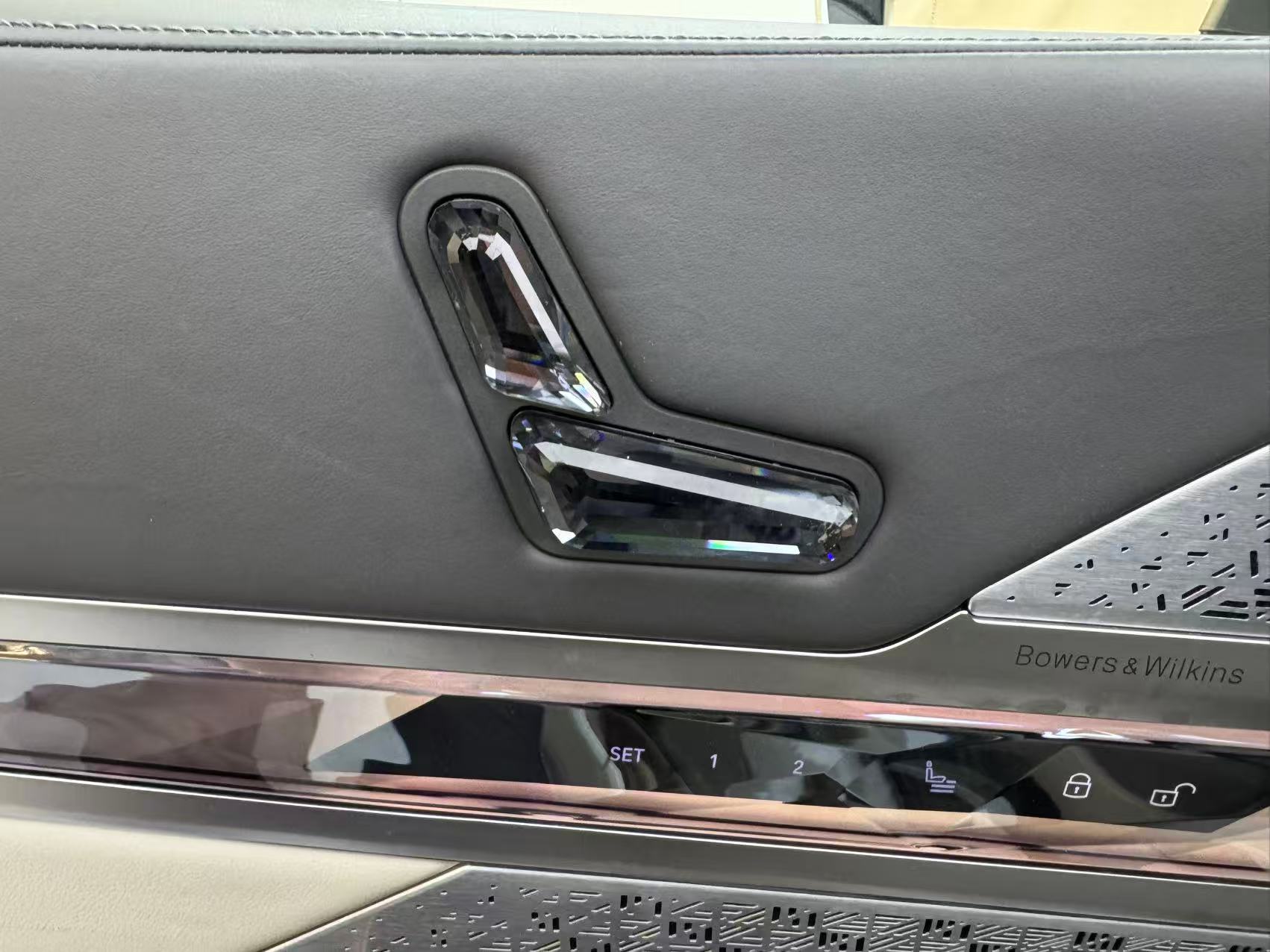 BMW i7 2023 изображение автомобиля #10