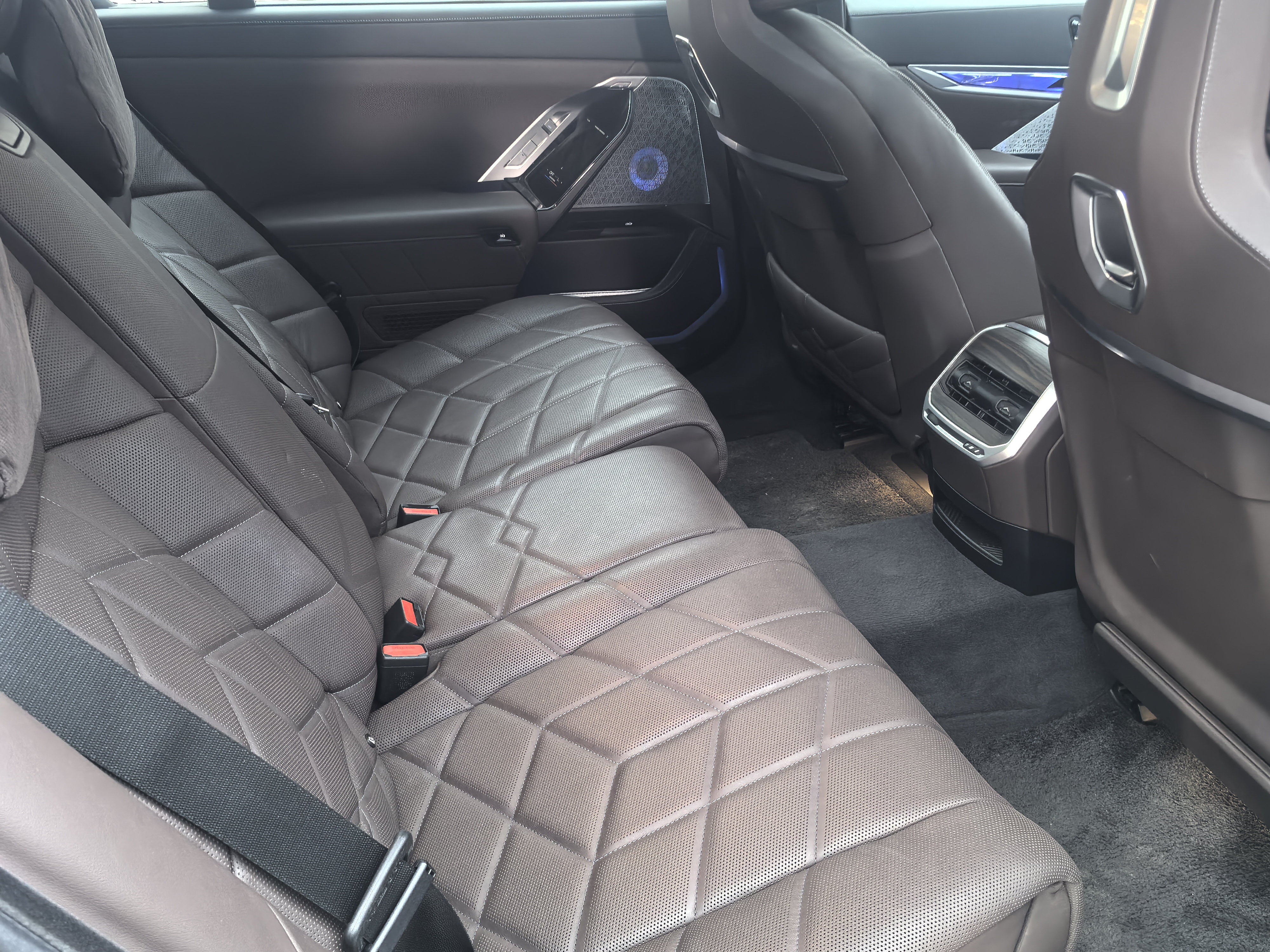 BMW i7 2023 immagine di auto #10