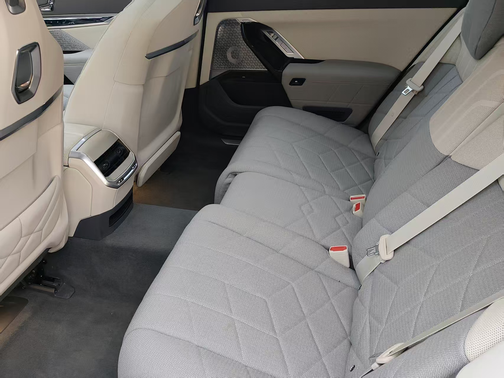 BMW i7 2023 #10 BMW i7 2023 car image #10