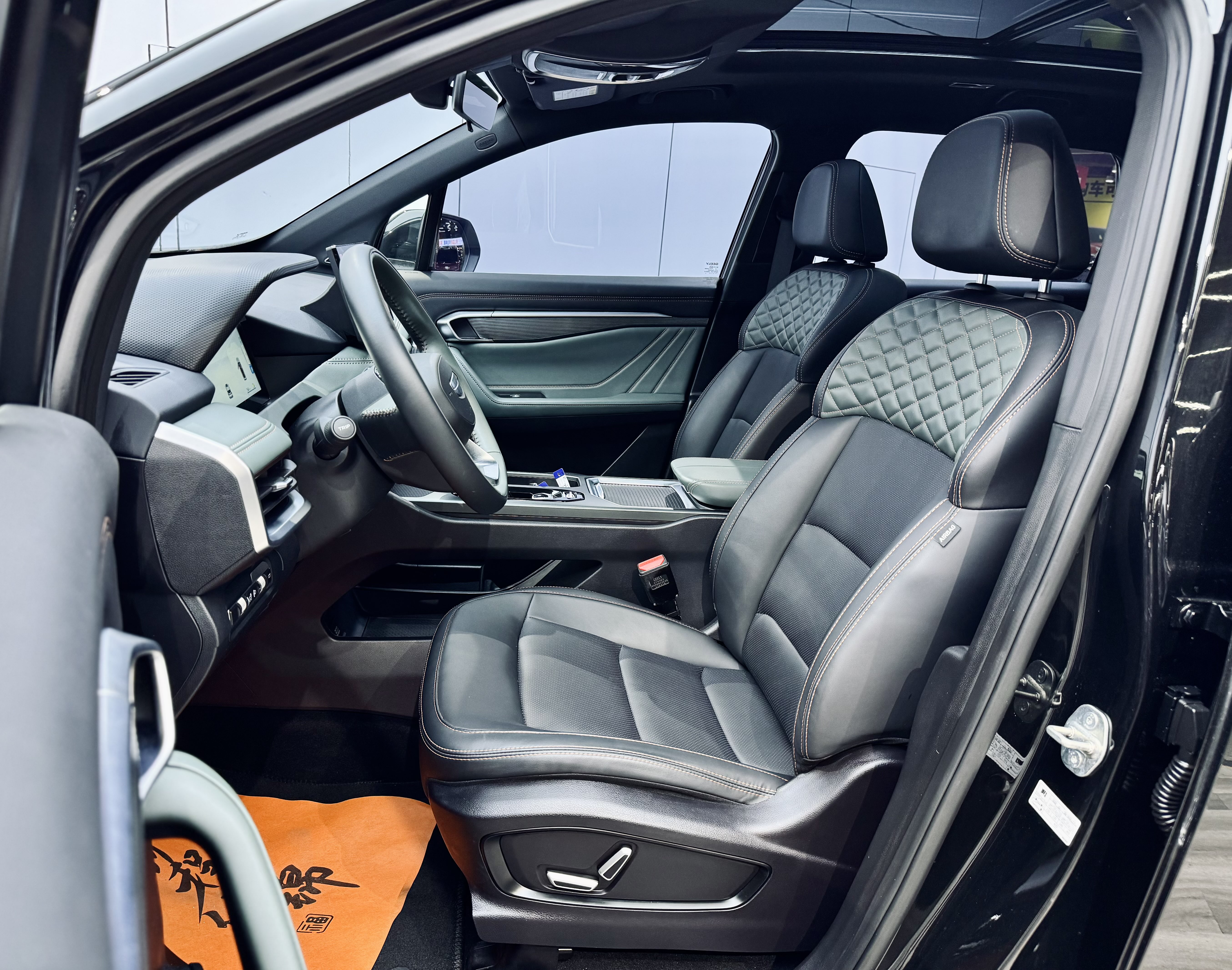 GEELY Okavango L 2023 car image #10