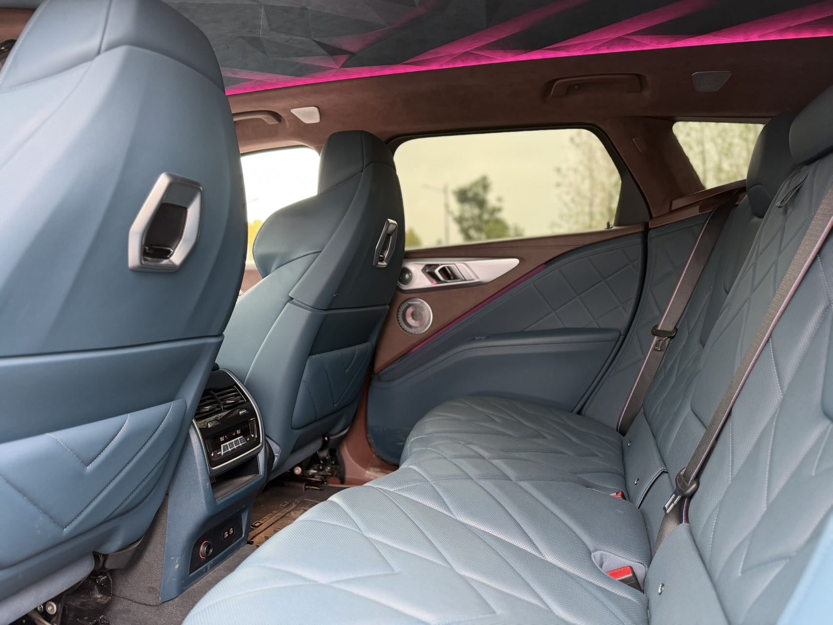 BMW XM 2023 car image #10