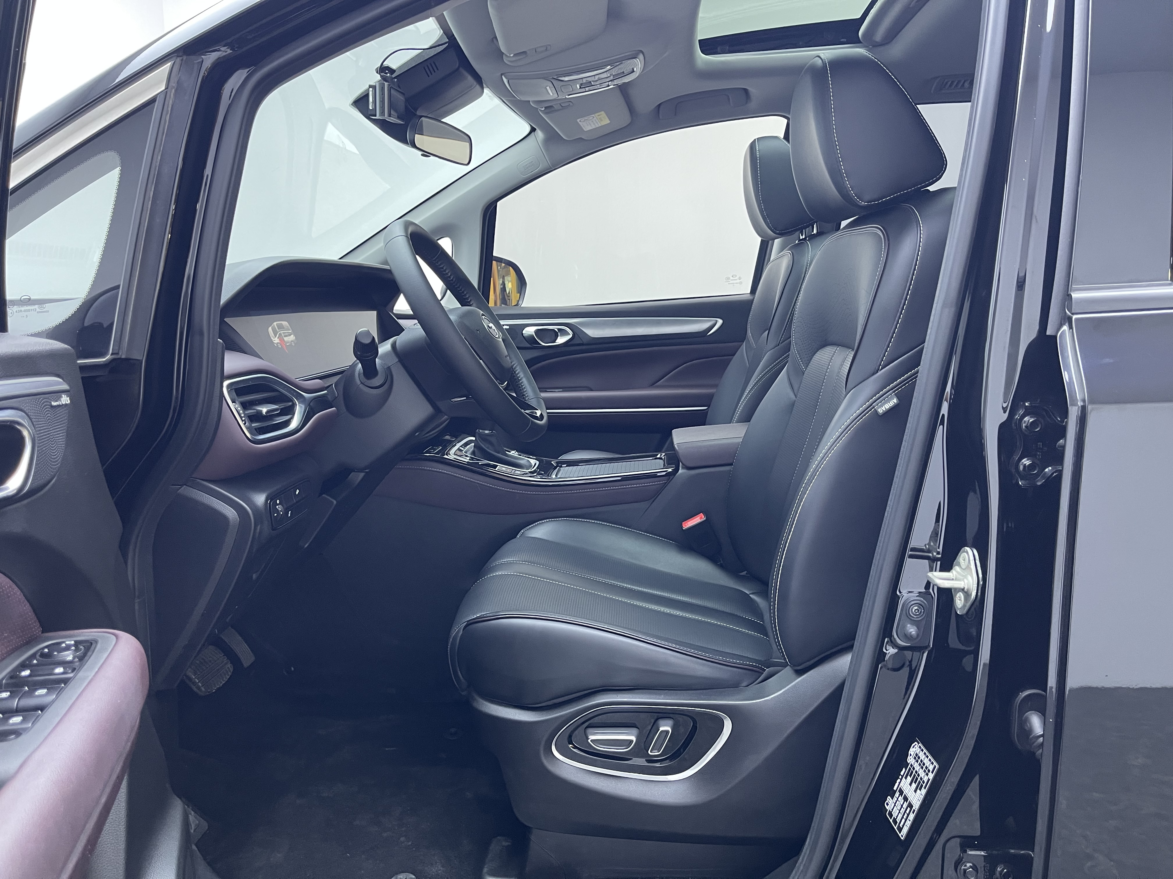 GAC Trumpchi M6 2023 car image #10