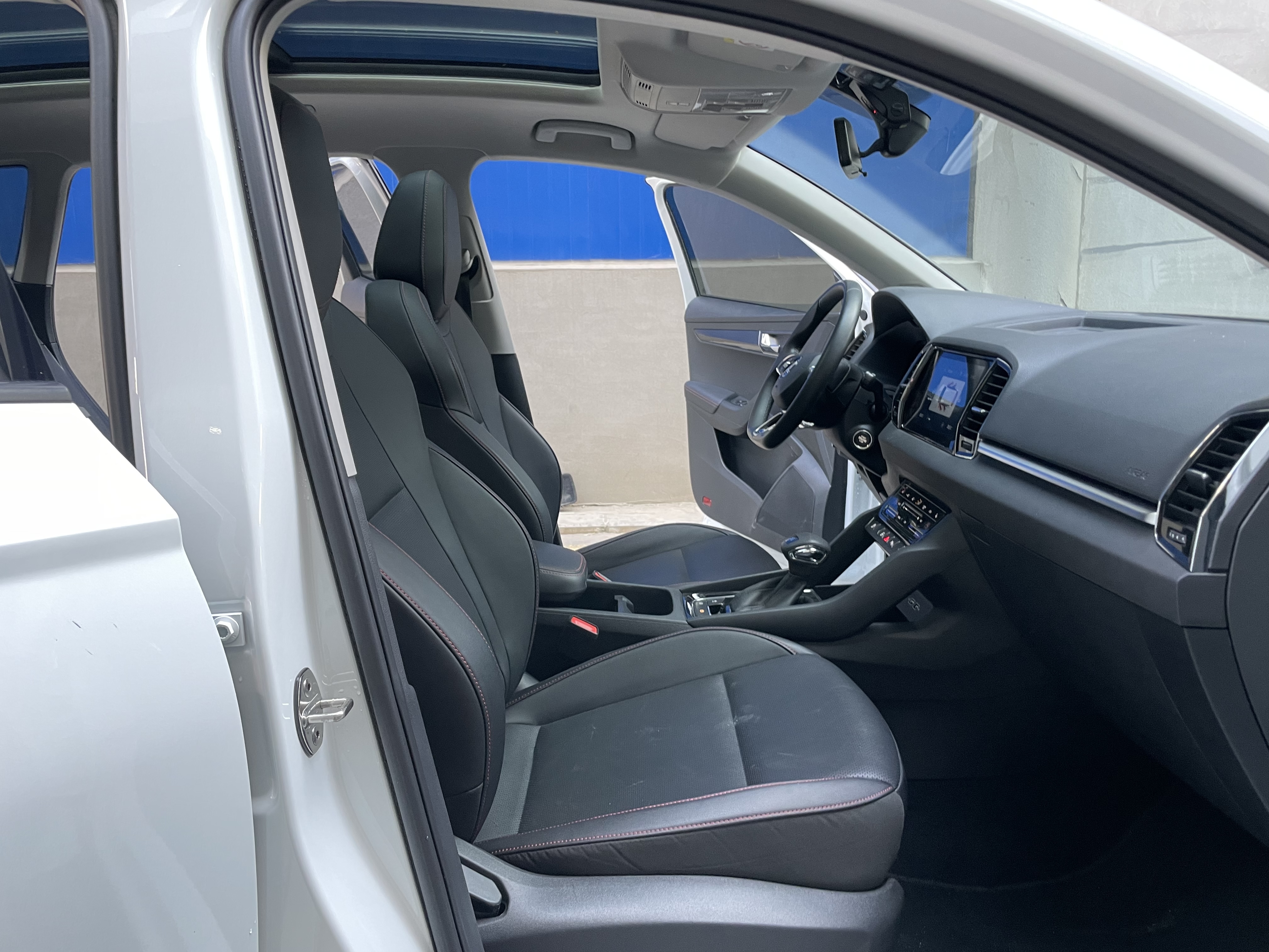 Skoda Karoq 2023 изображение автомобиля #10