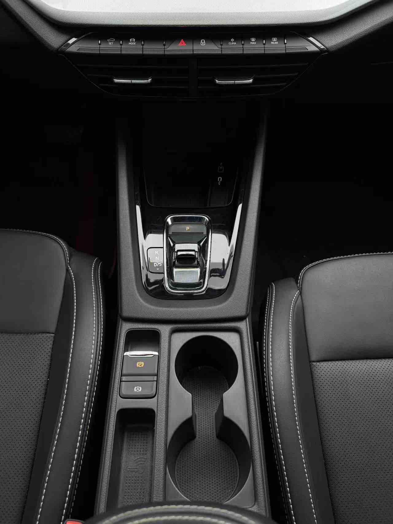 Skoda Octavia 2023 car image #10