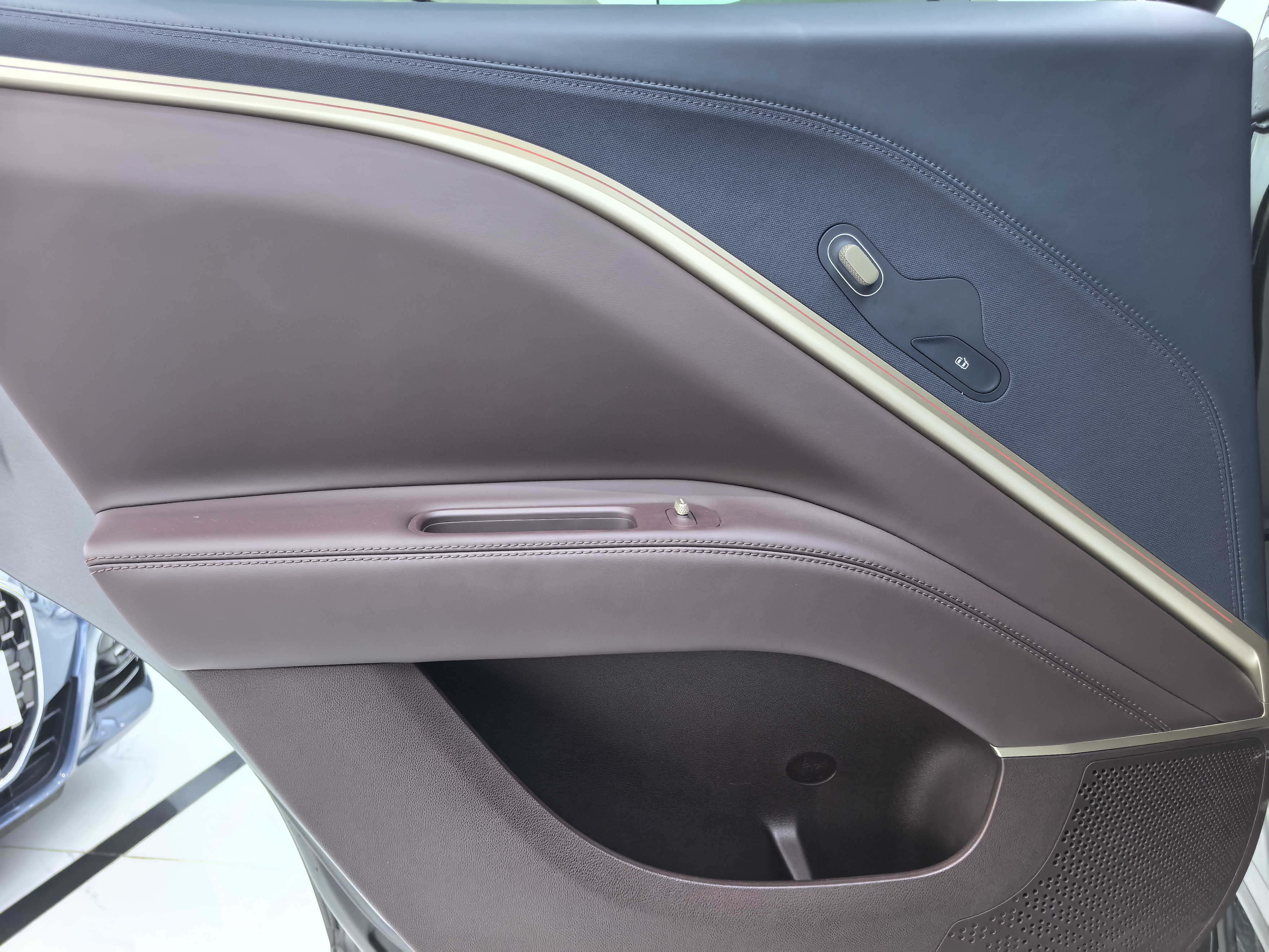 Avatr 11 2023 immagine di auto #10