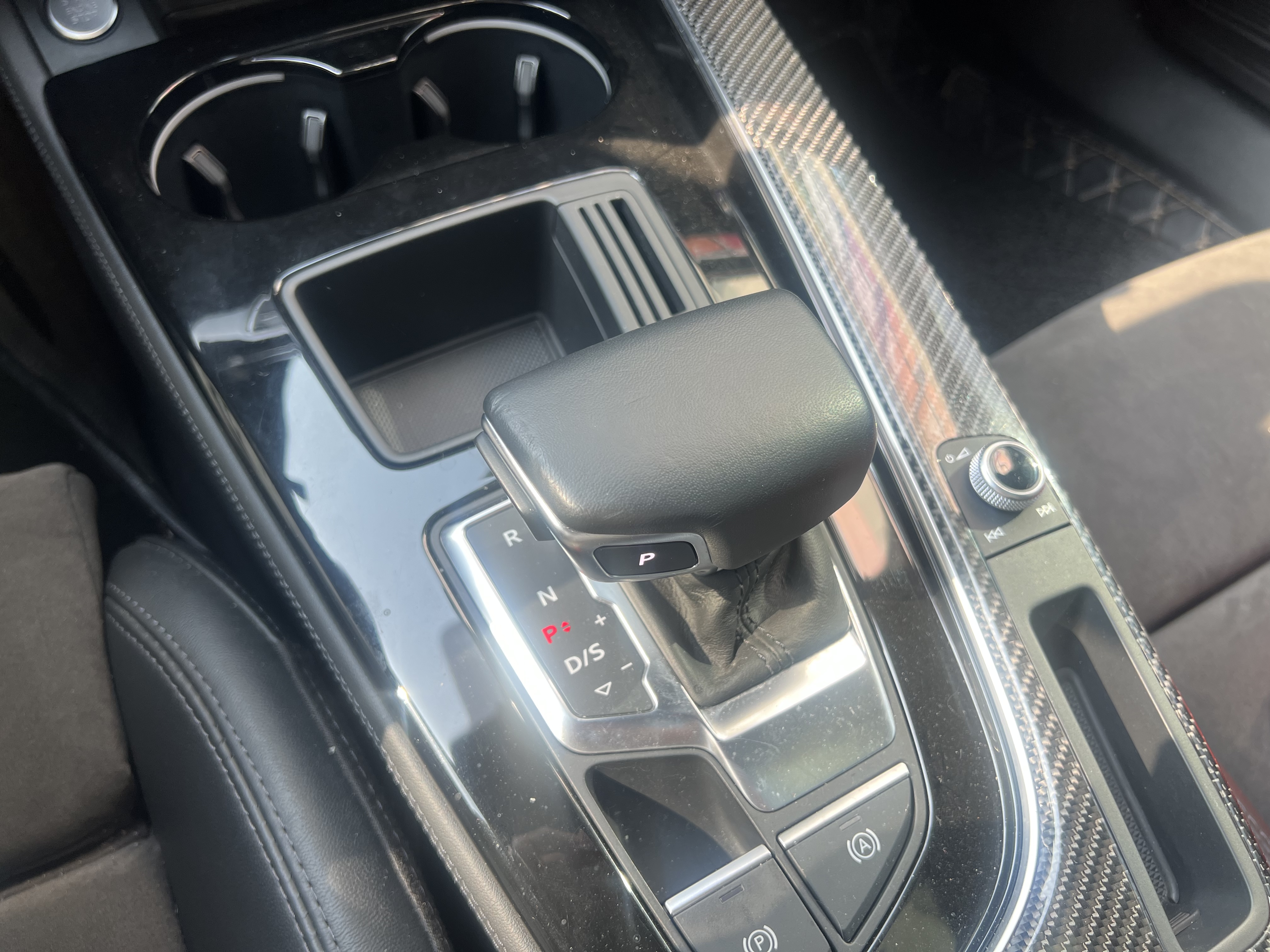 Audi A4L 2023 car image #10