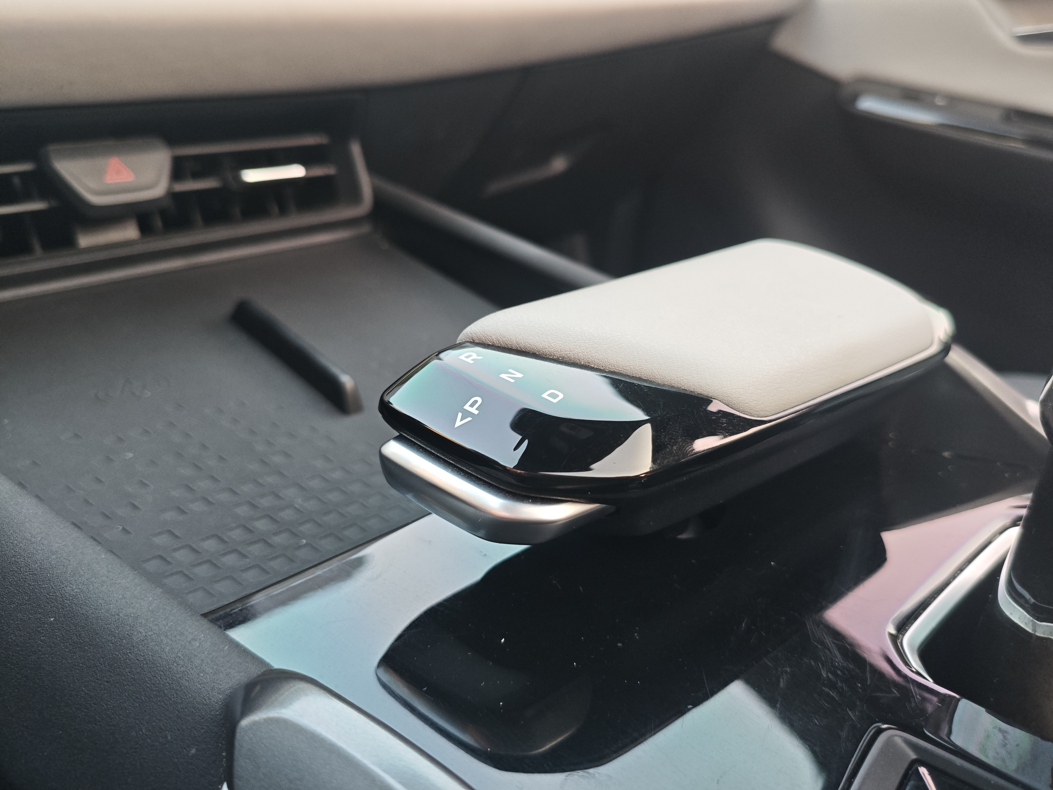 Changan UNI-T 2023 car image #10