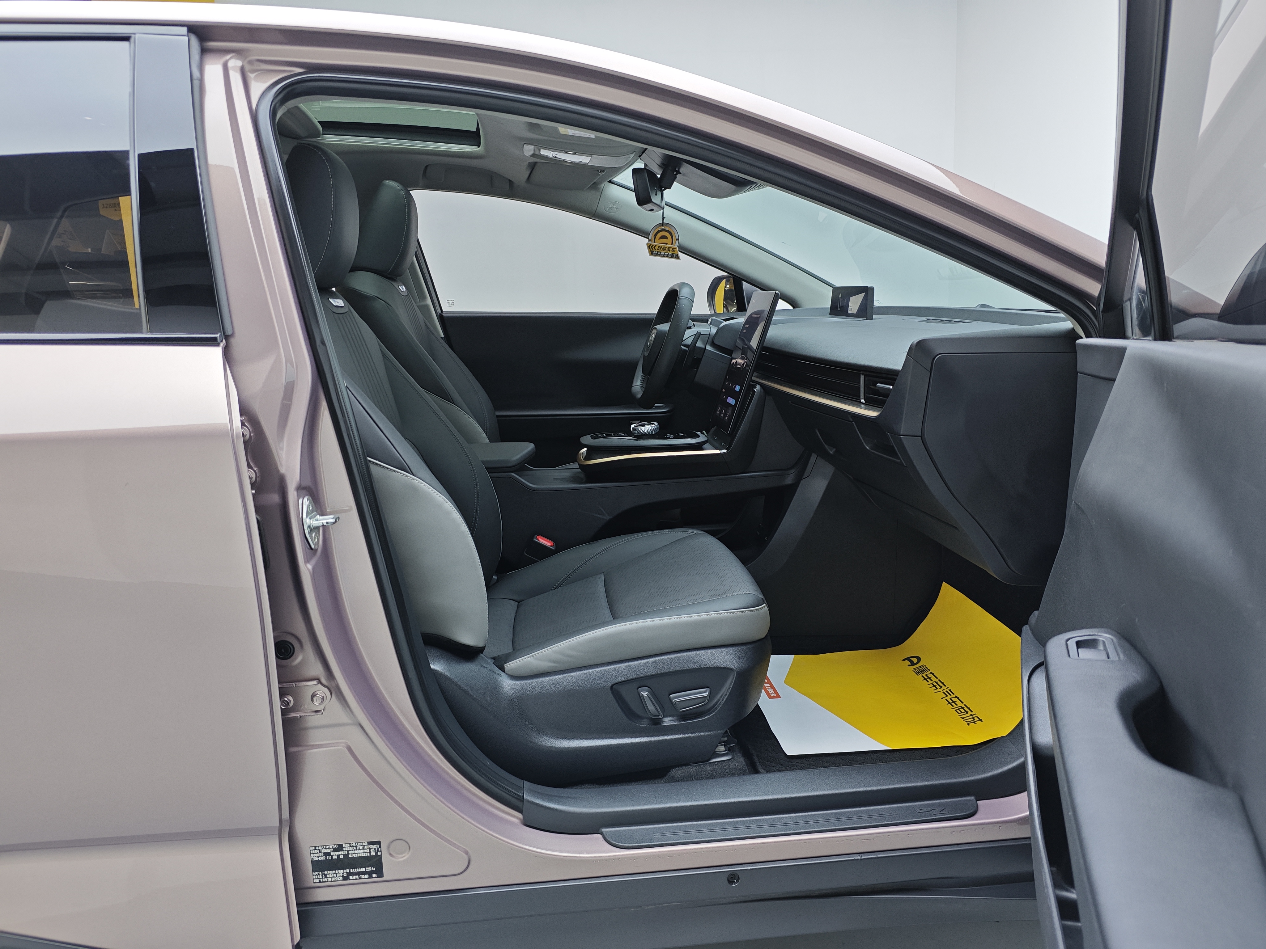 Toyota bZ3 2023 #10 Toyota bZ3 2023 immagine di auto #10