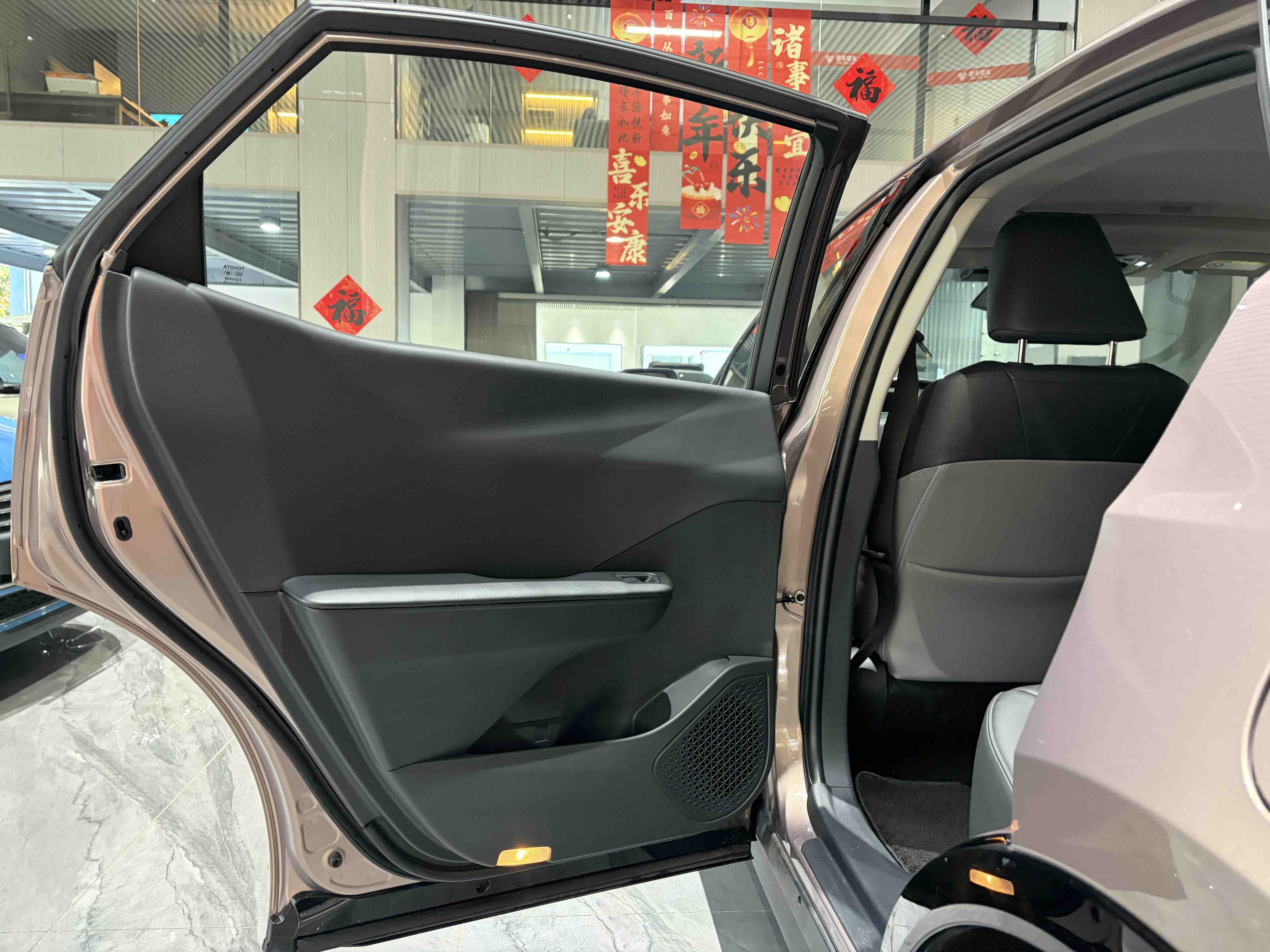 Toyota bZ3 2023 immagine di auto #10