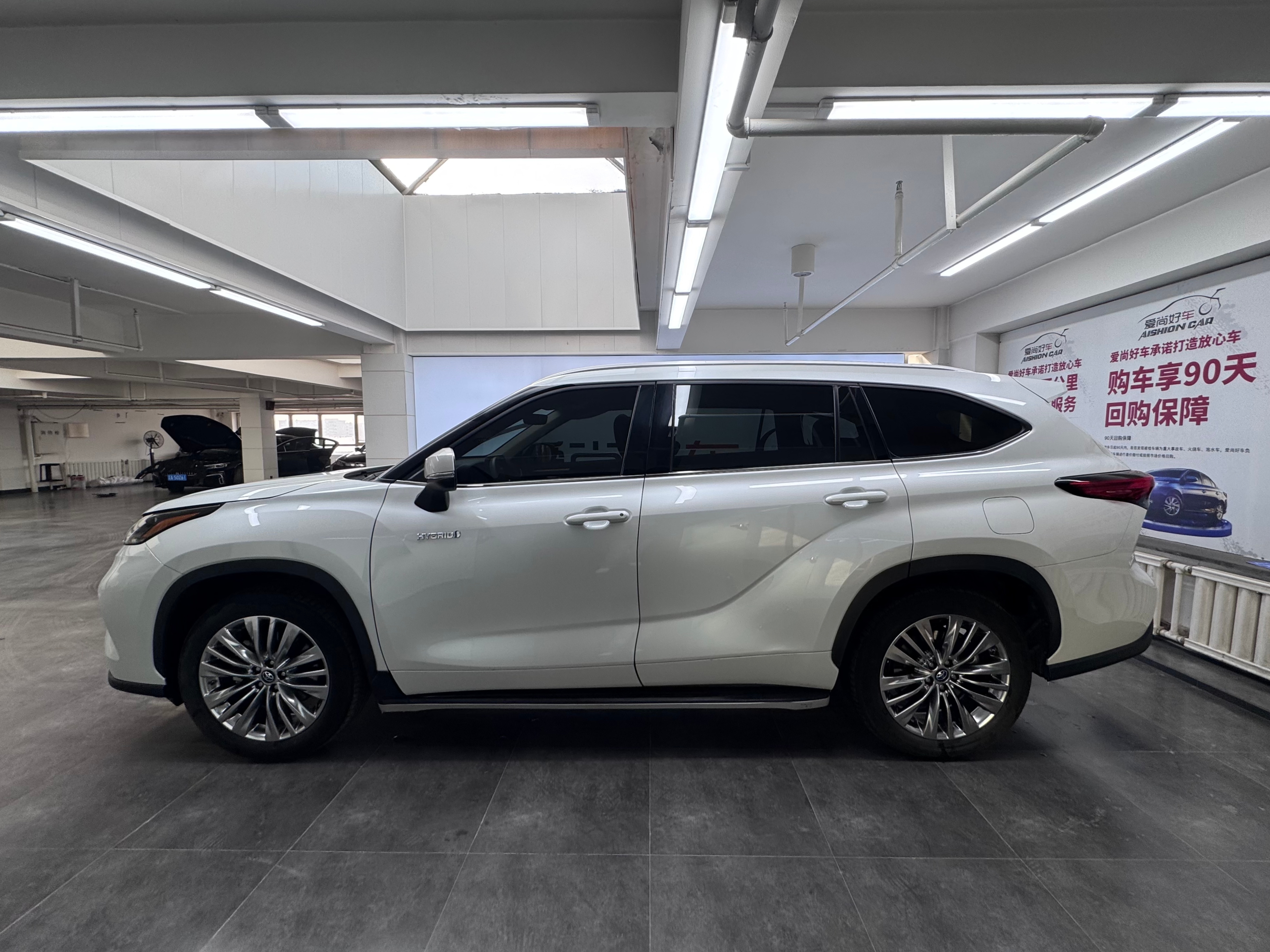 Toyota Highlander 2024 car image #10