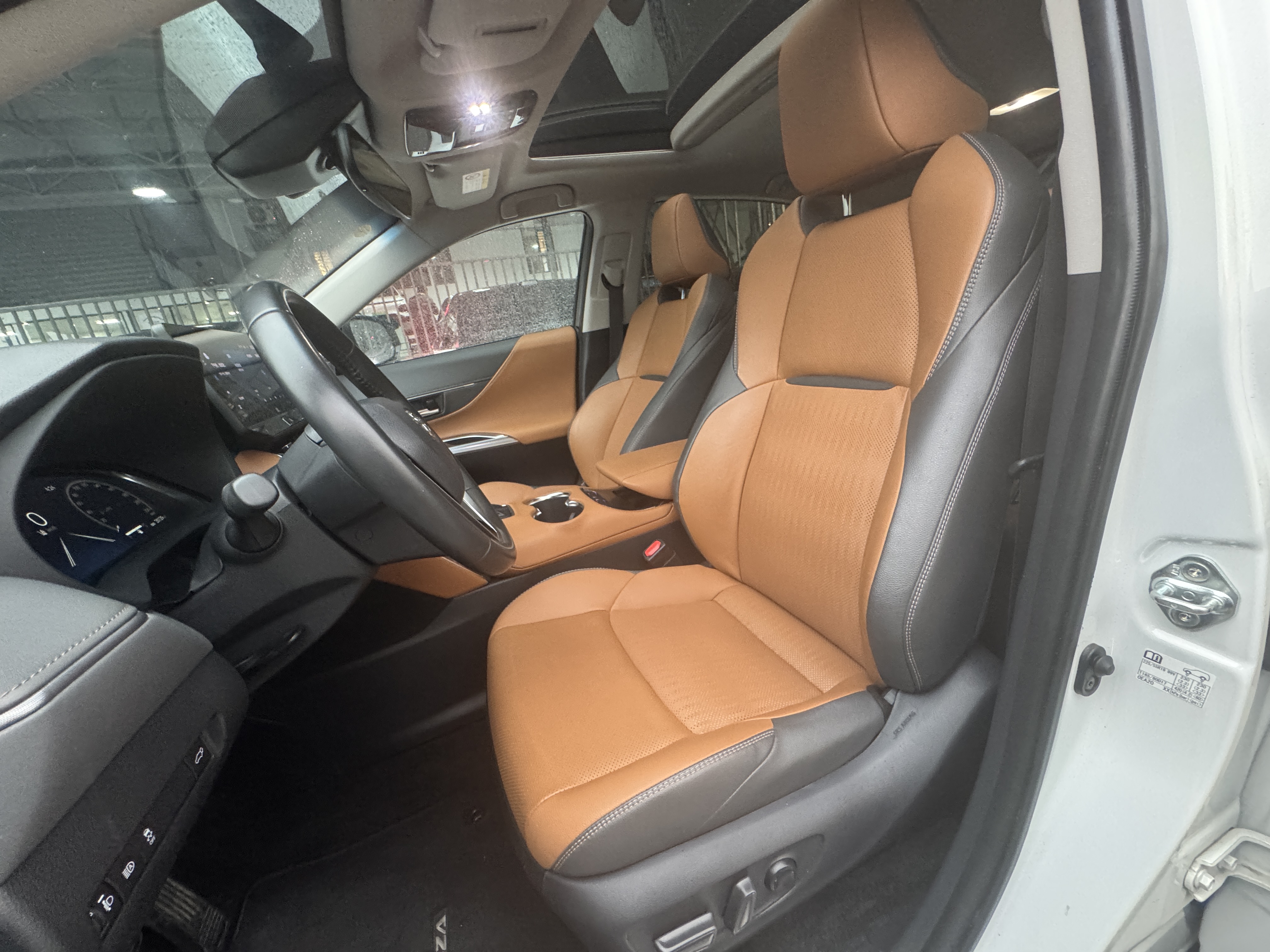 Toyota Venza 2024 immagine di auto #10