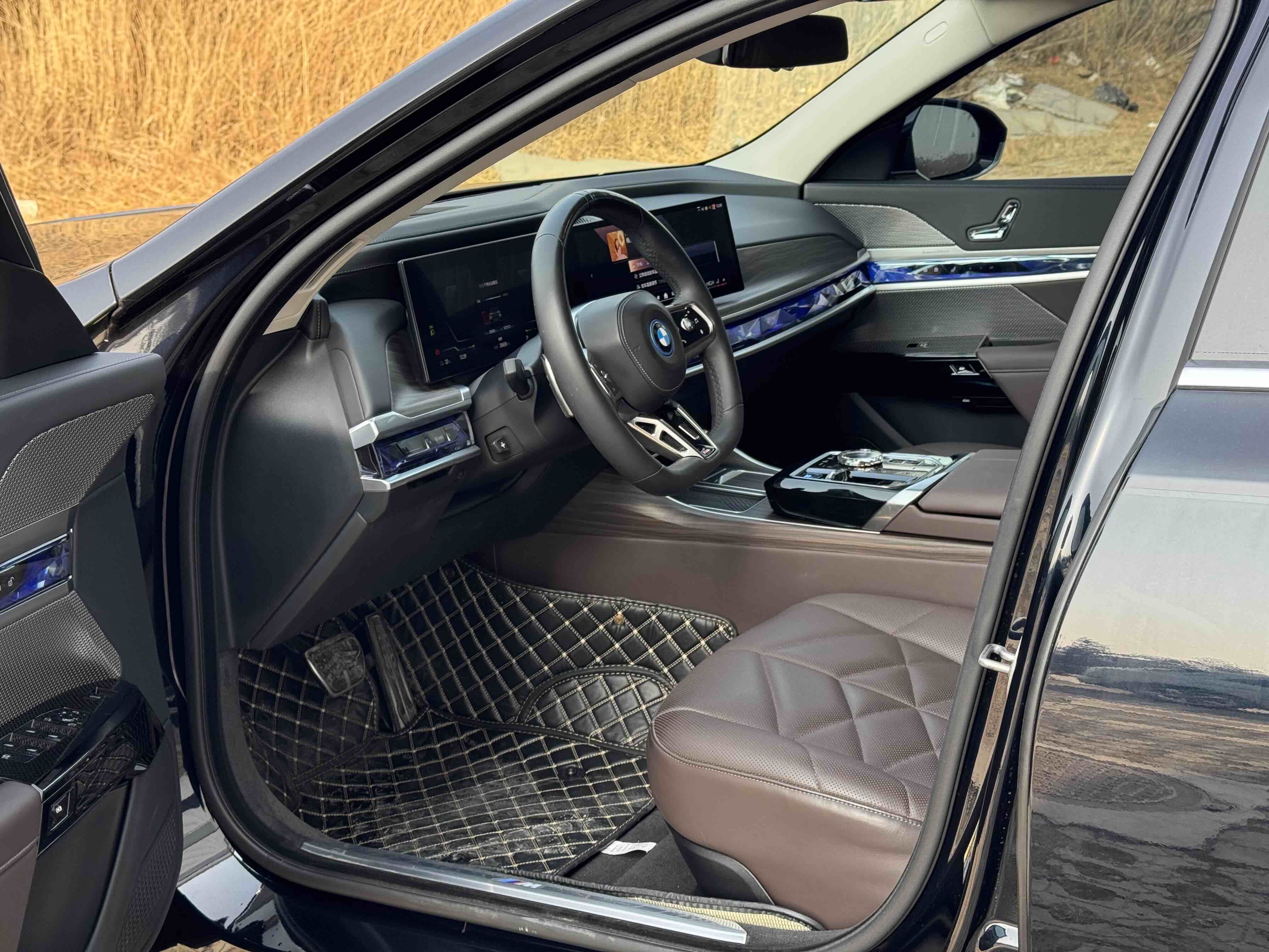 BMW i7 2023 #10 BMW i7 2023 car image #10