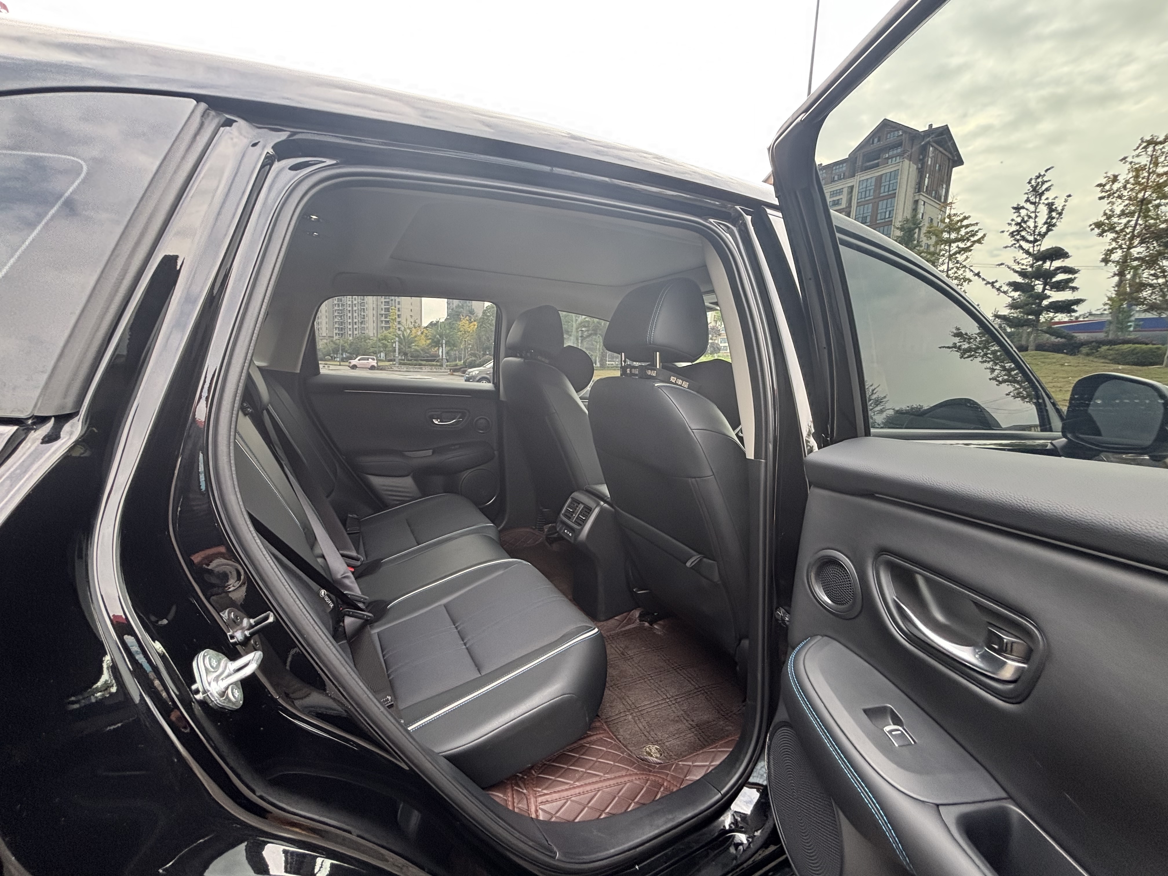 Honda HR-V 2024 #10 Honda HR-V 2024 car image #10