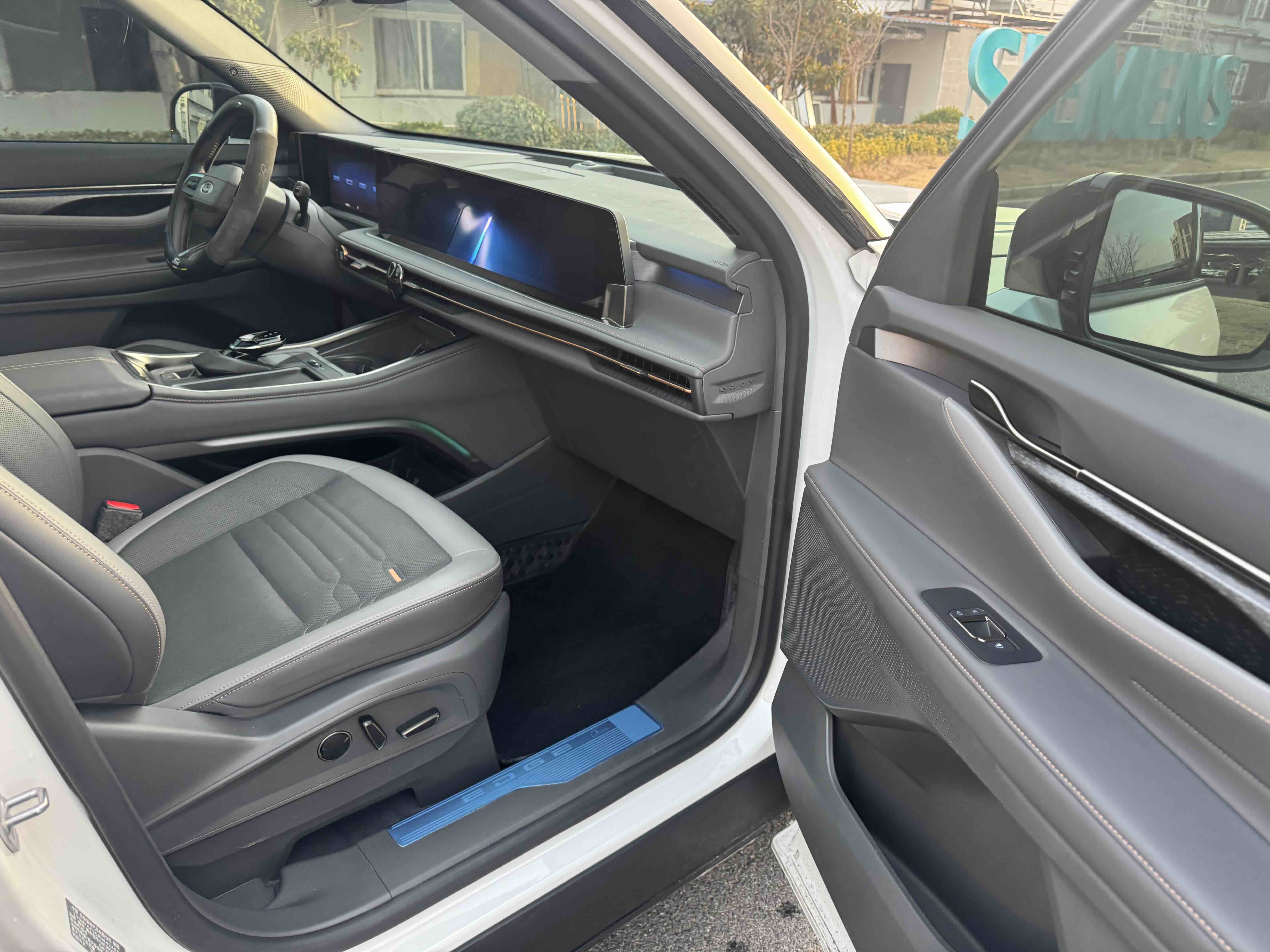 Ford Edge 2024 car image #10