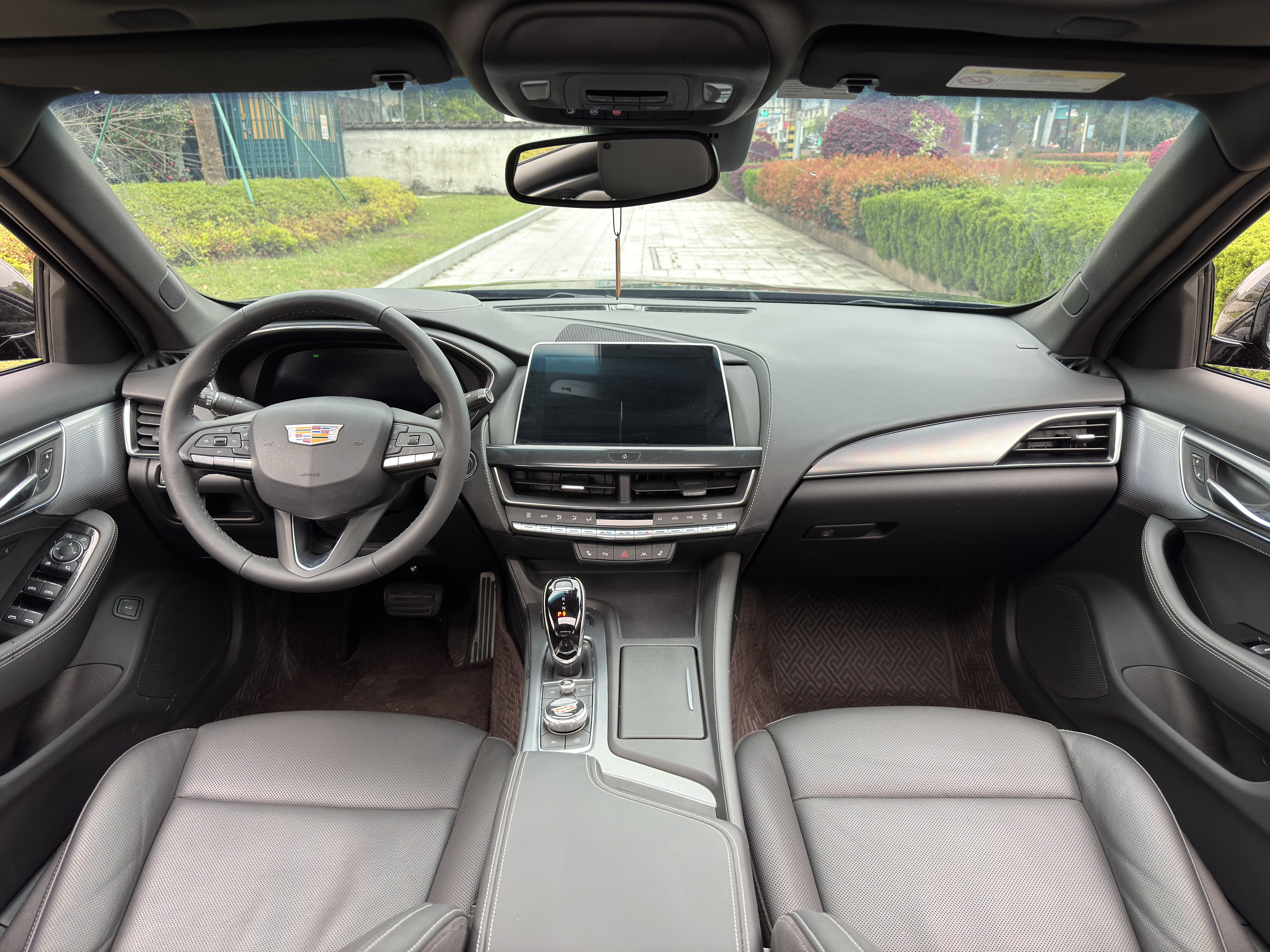 2023 car image #10