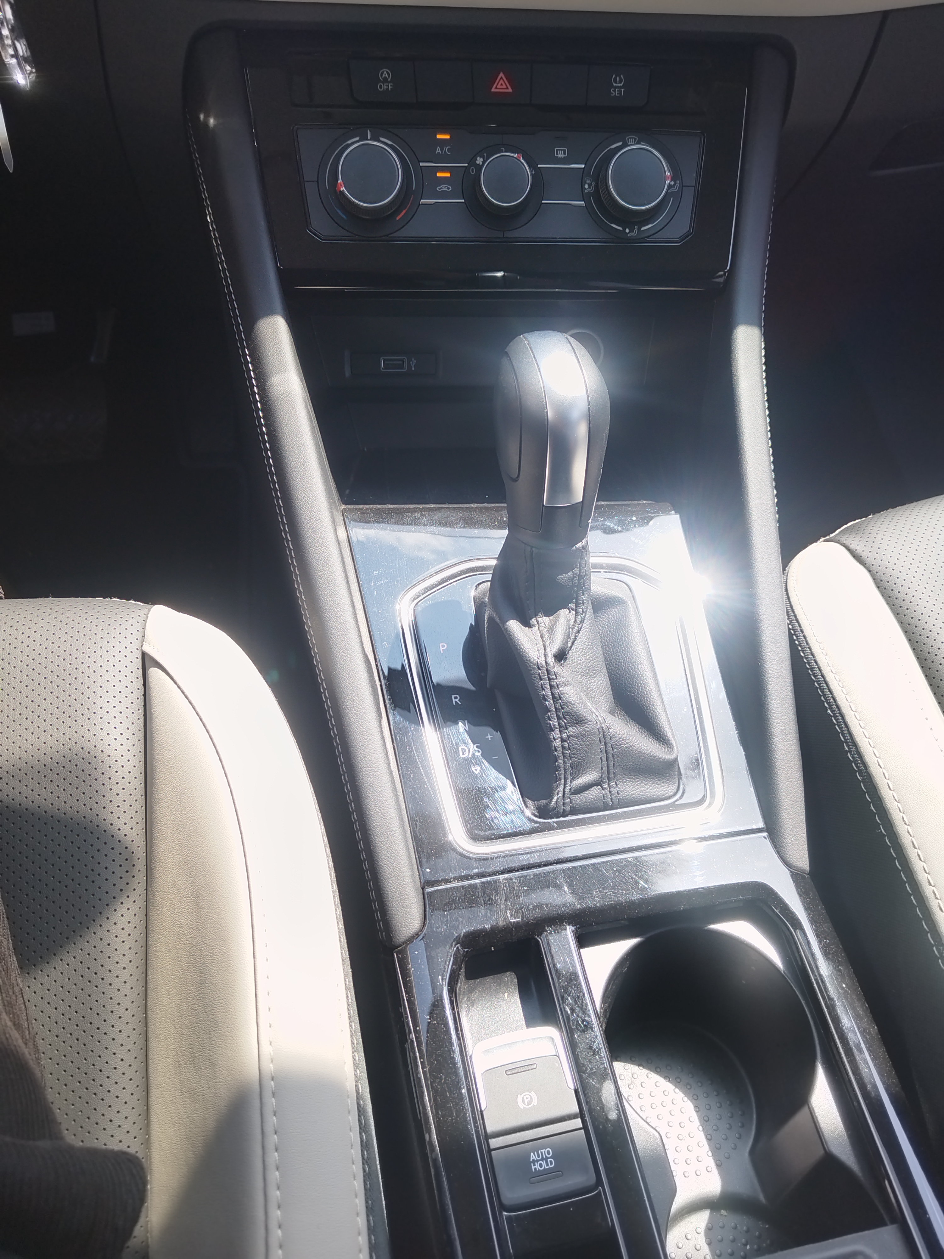 VS5 2024 car image #10