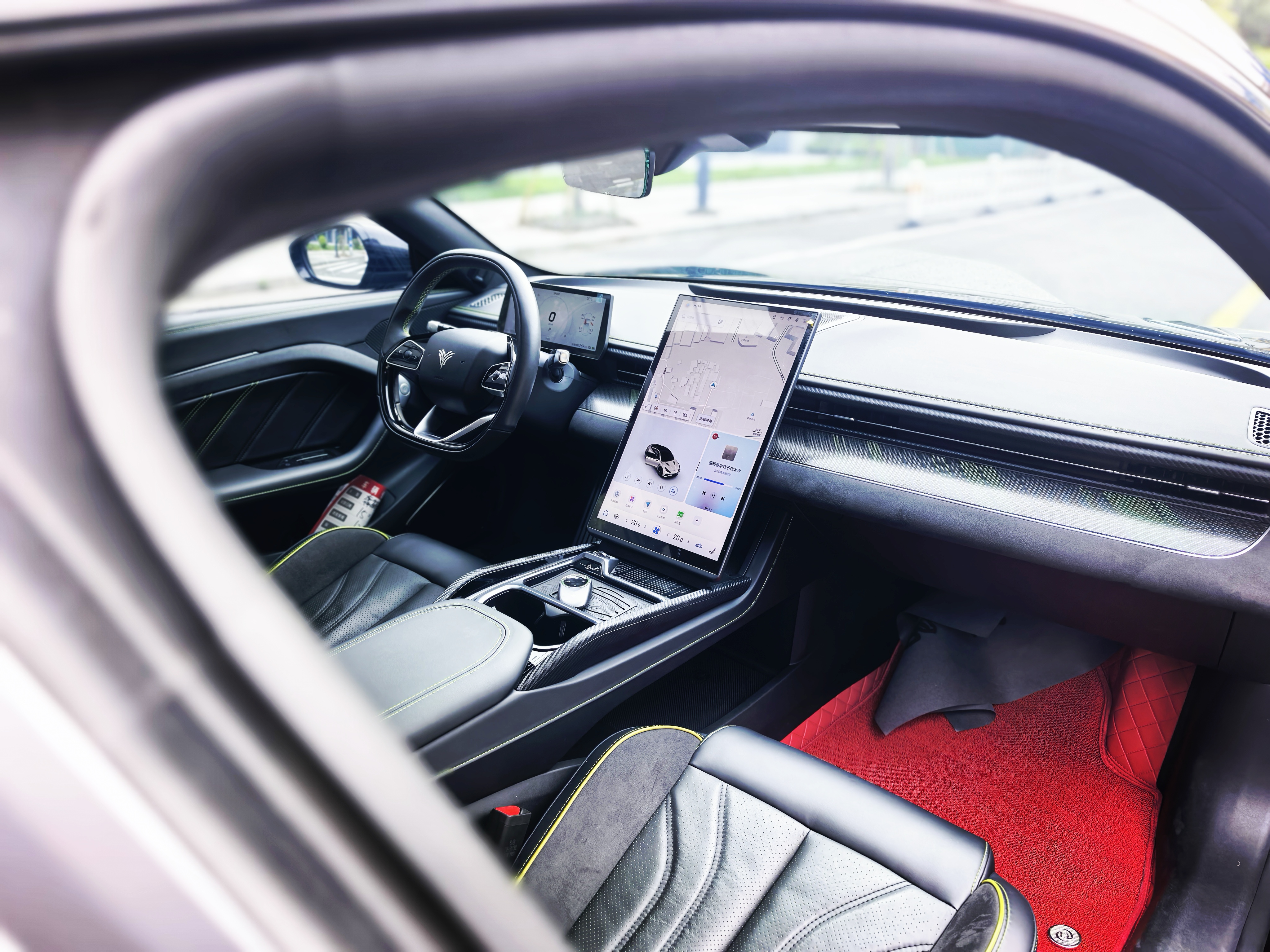 哪吒汽车 哪吒GT 2024 汽车图片 #10