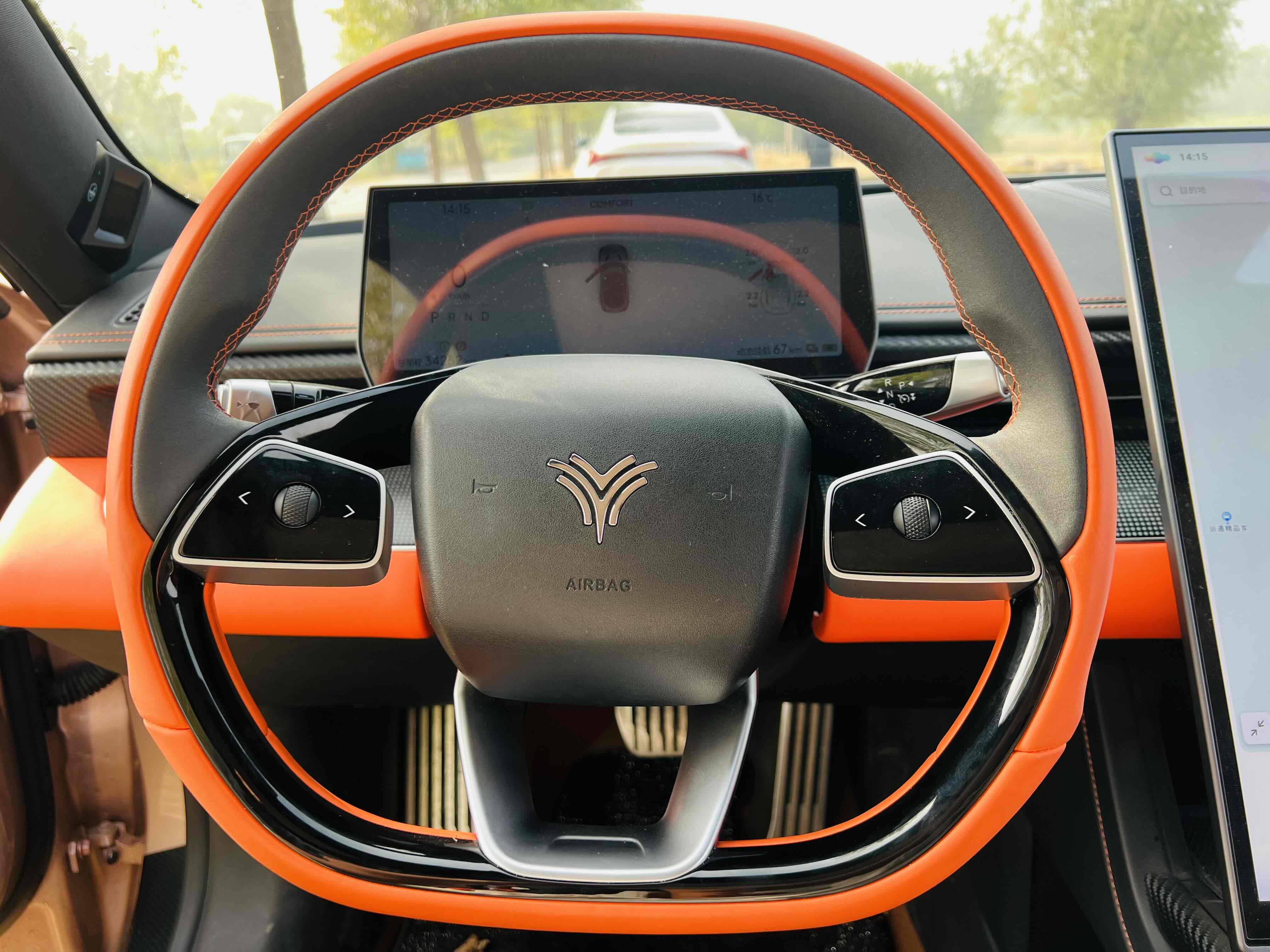 哪吒汽车 哪吒GT 2023 汽车图片 #10