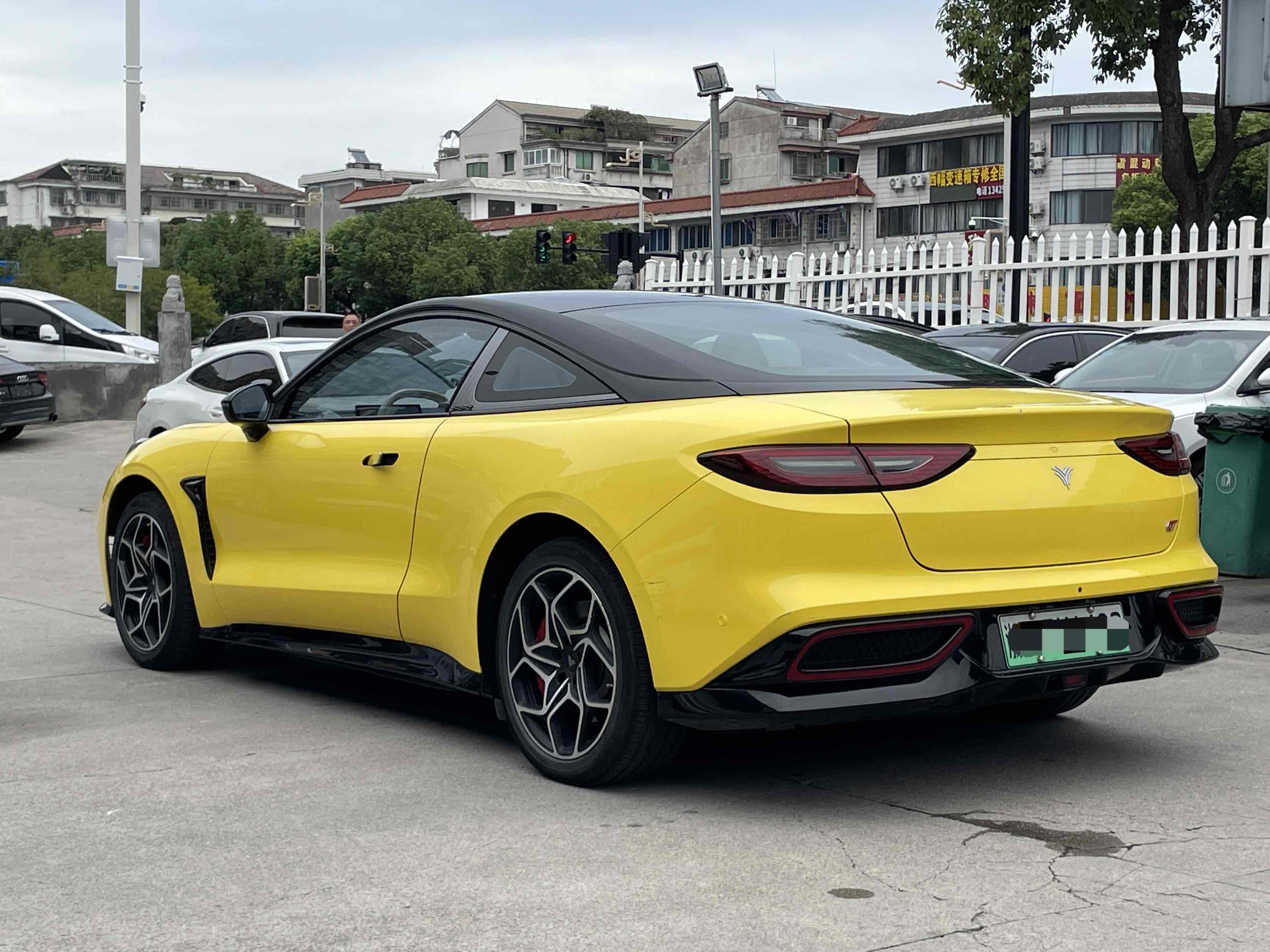 哪吒汽车 哪吒GT 2023 汽车图片 #10