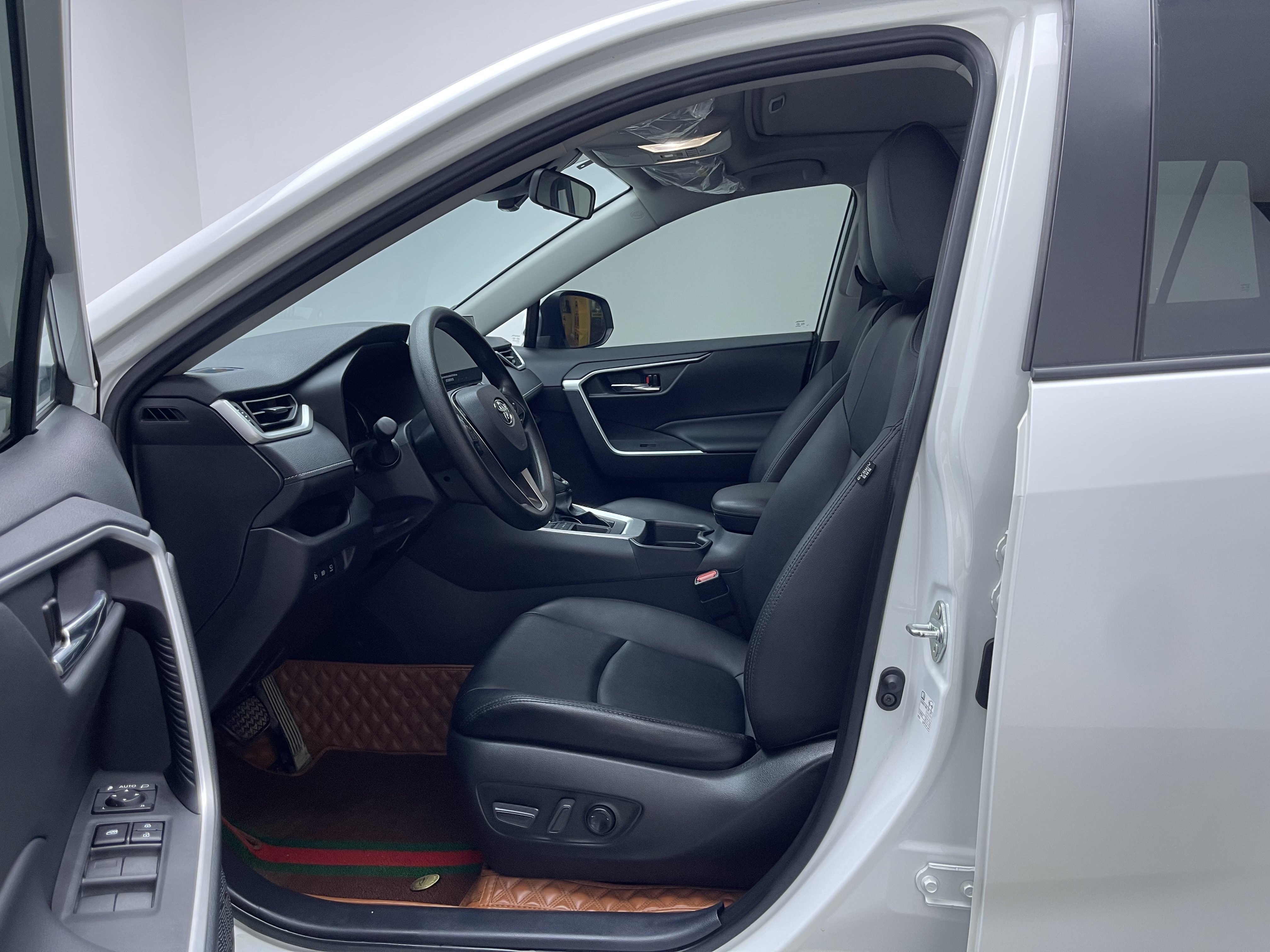 Toyota RAV4 2024 car image #10