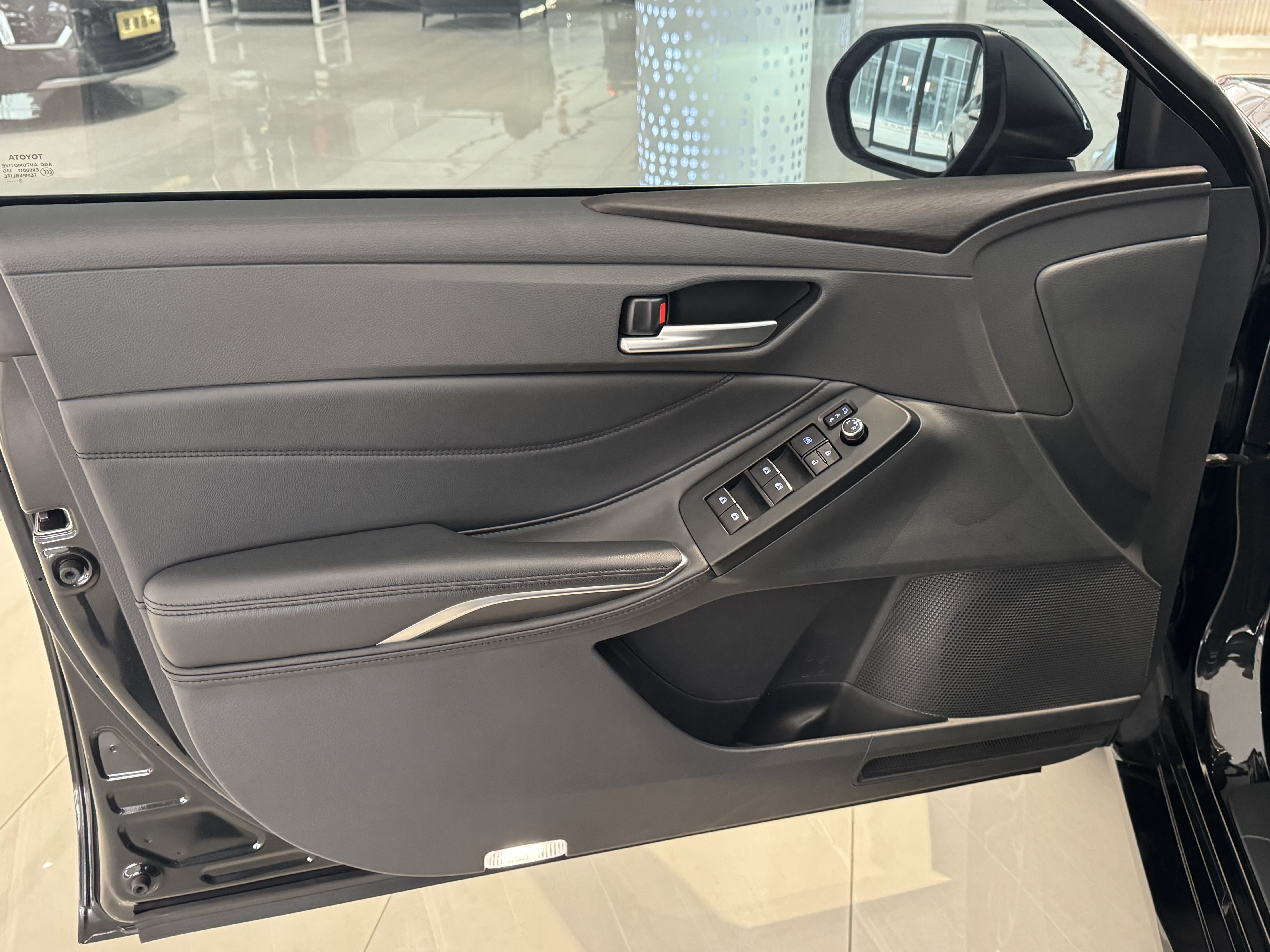 Toyota Avalon 2024 car image #10