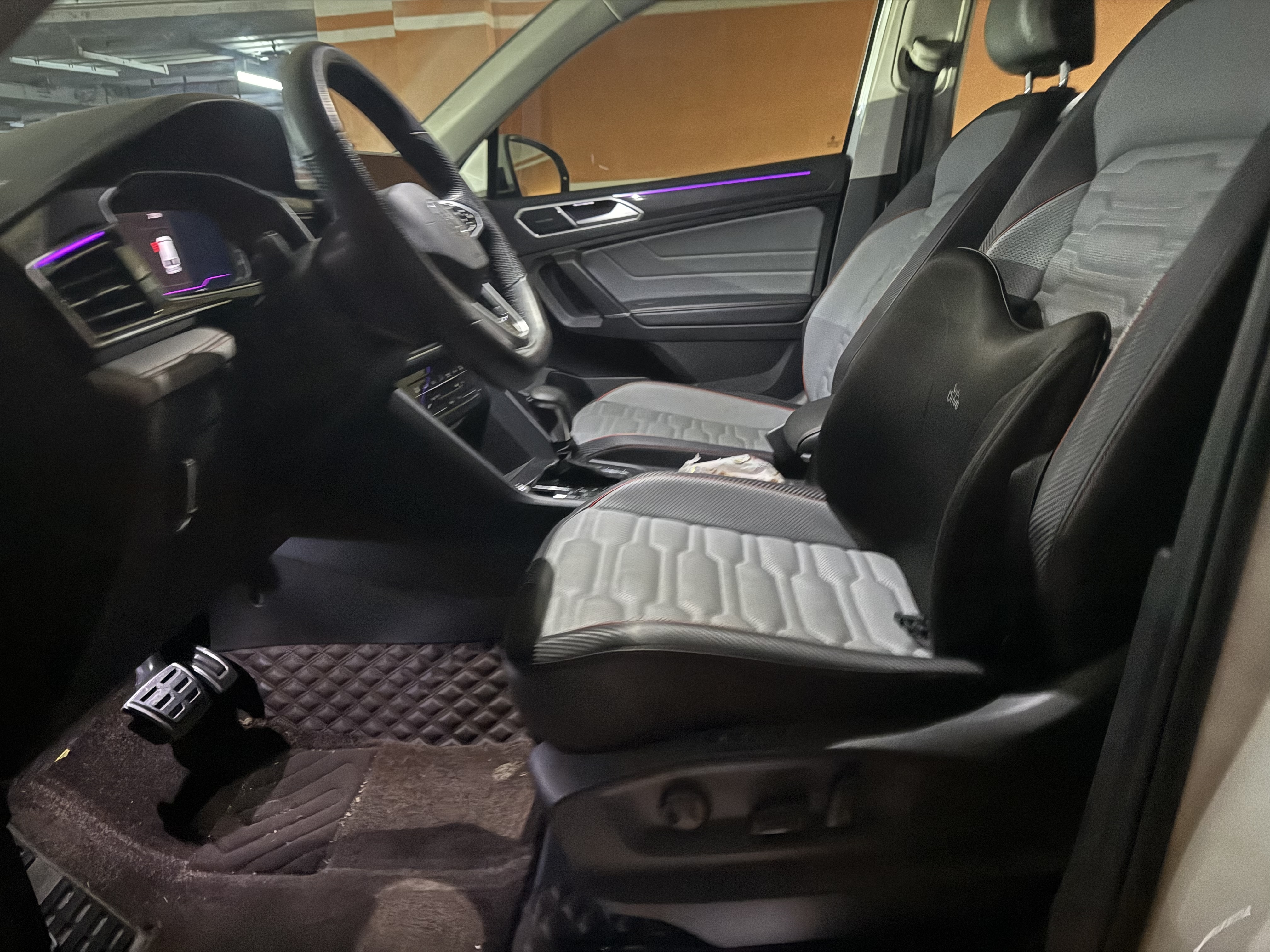 Volkswagen Tiguan L 2023 car image #10