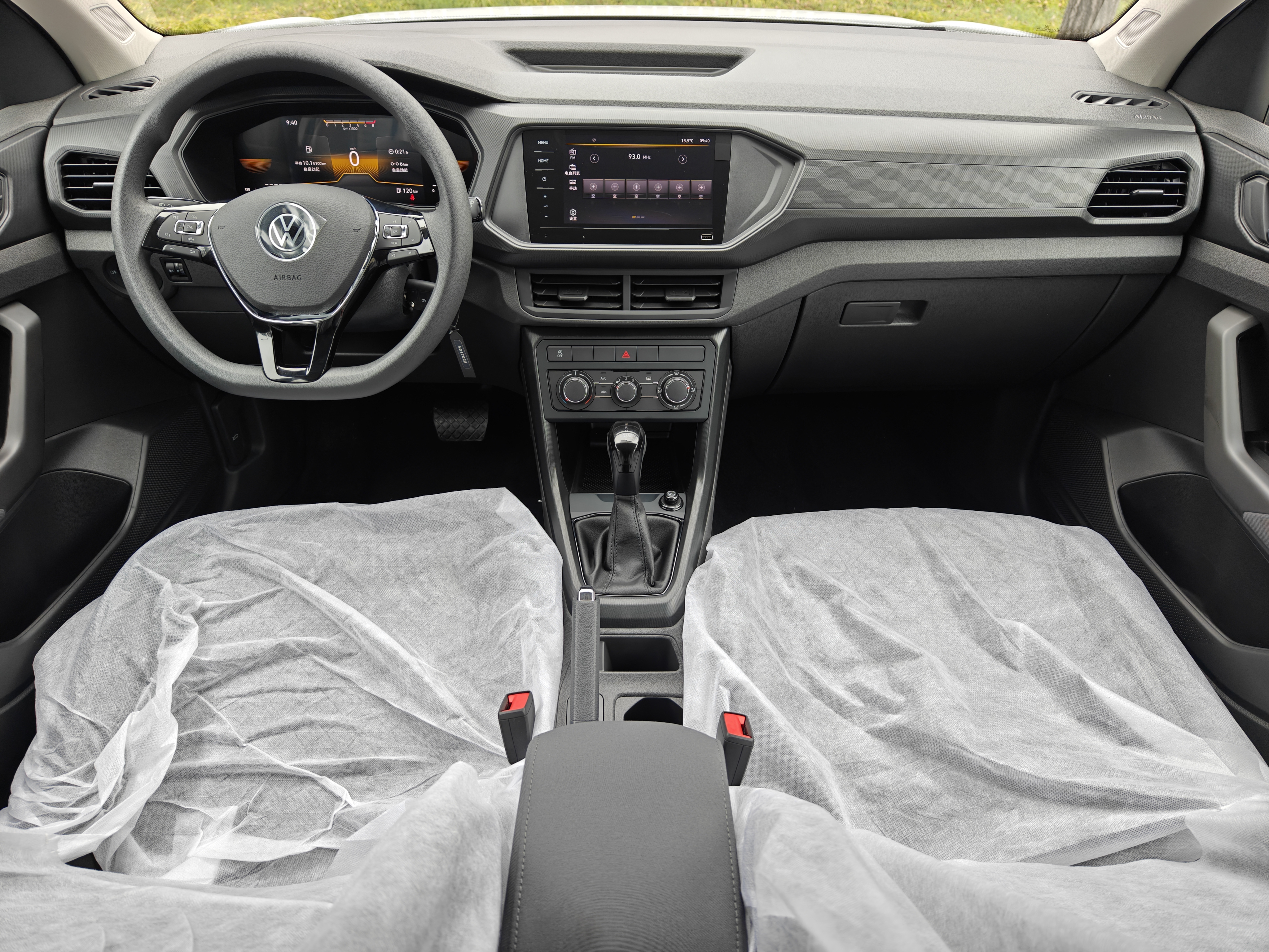 Volkswagen T-Cross 2026 car image #10