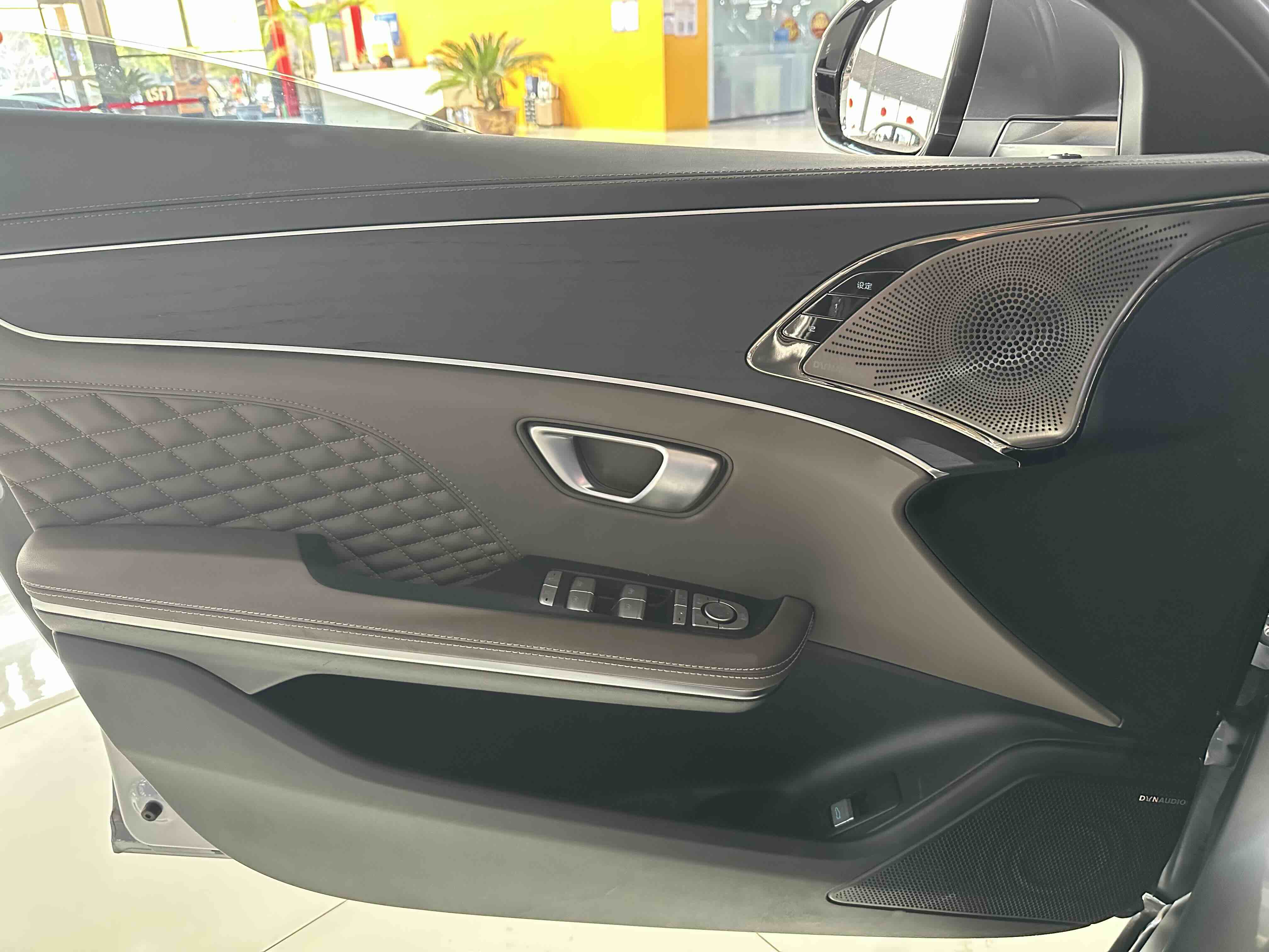 BYD Han 2023 car image #10