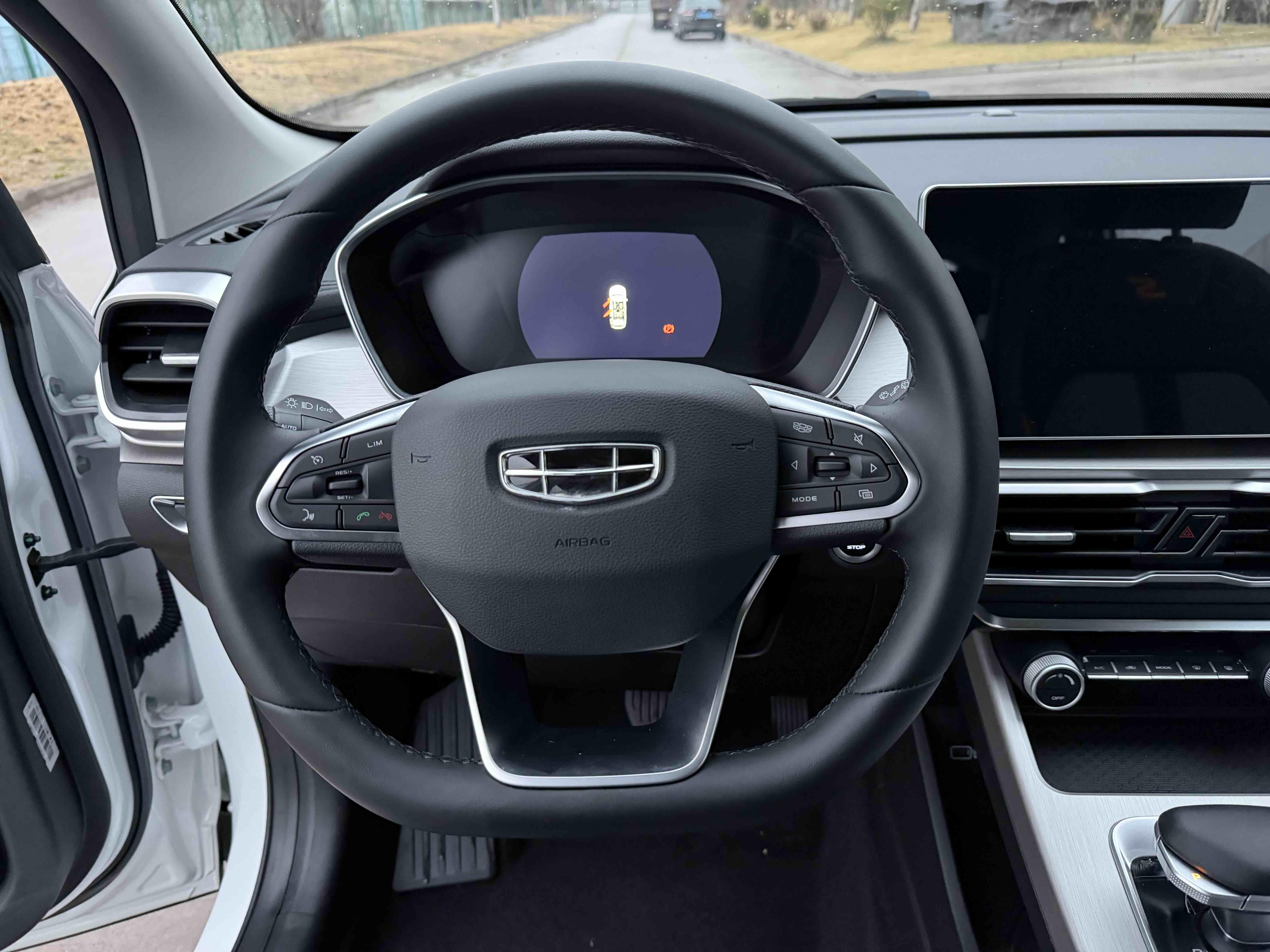 GEELY Coolray 2023 #10 GEELY Coolray 2023 car image #10