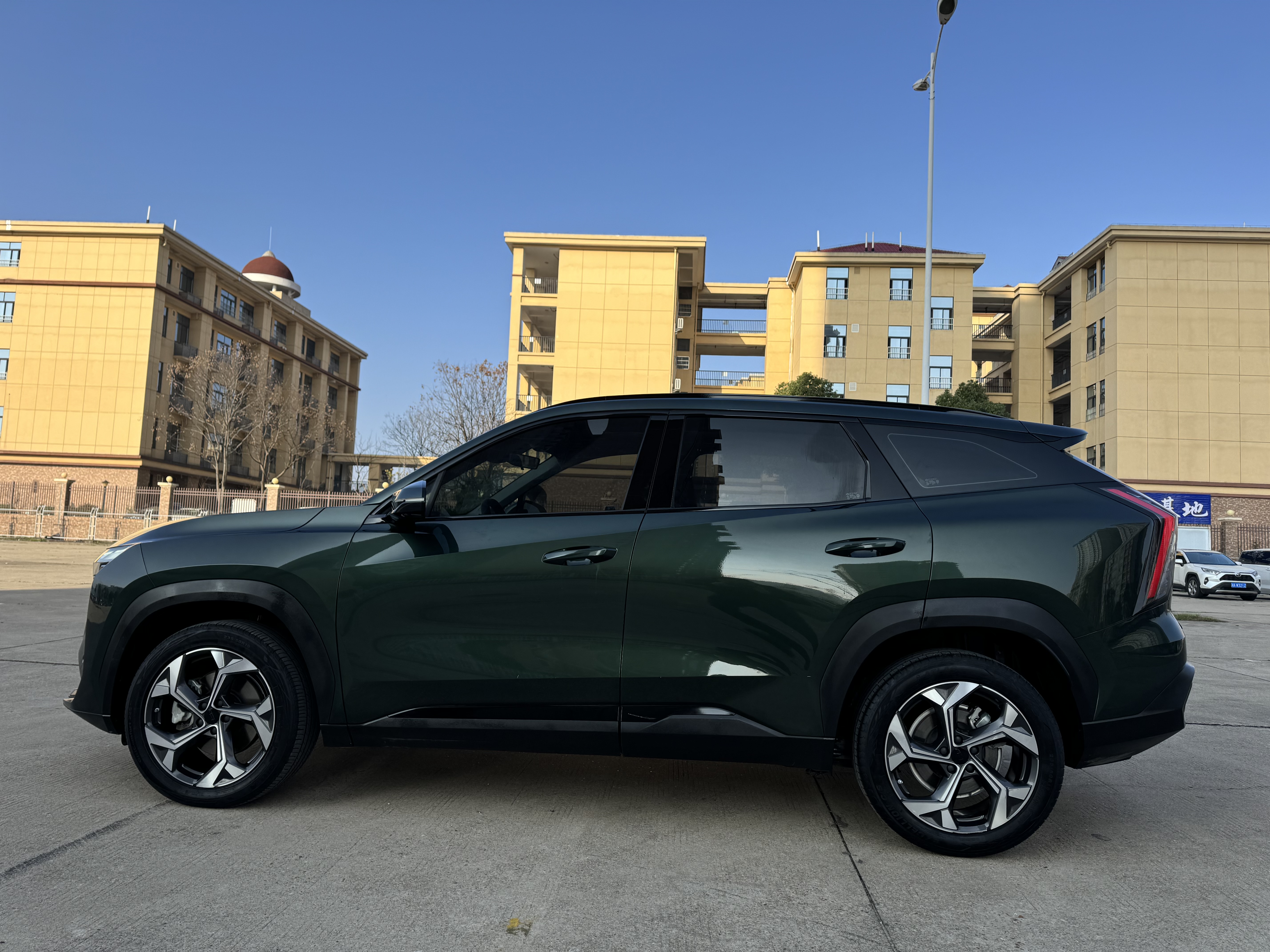 GEELY Boyue L 2024 car image #10