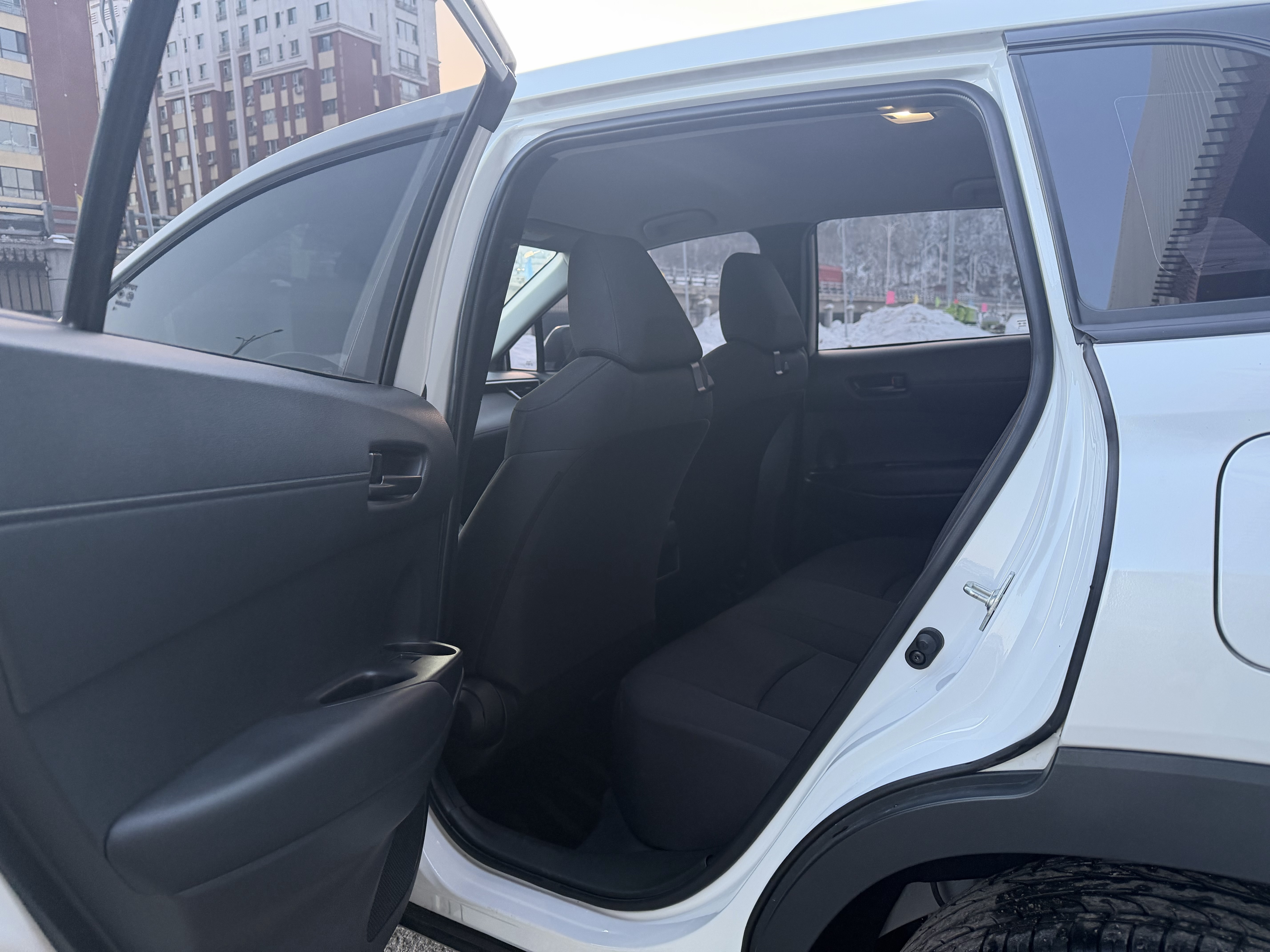 Toyota Corolla Cross 2024 immagine di auto #10