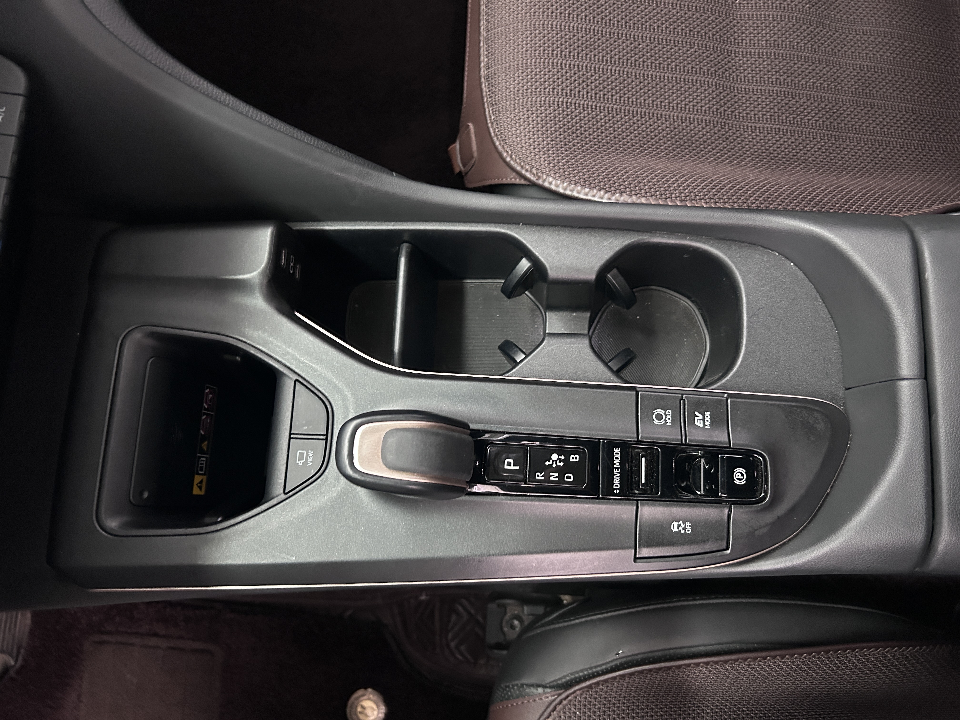 Toyota CrownSportCross 2023 image de voiture #10