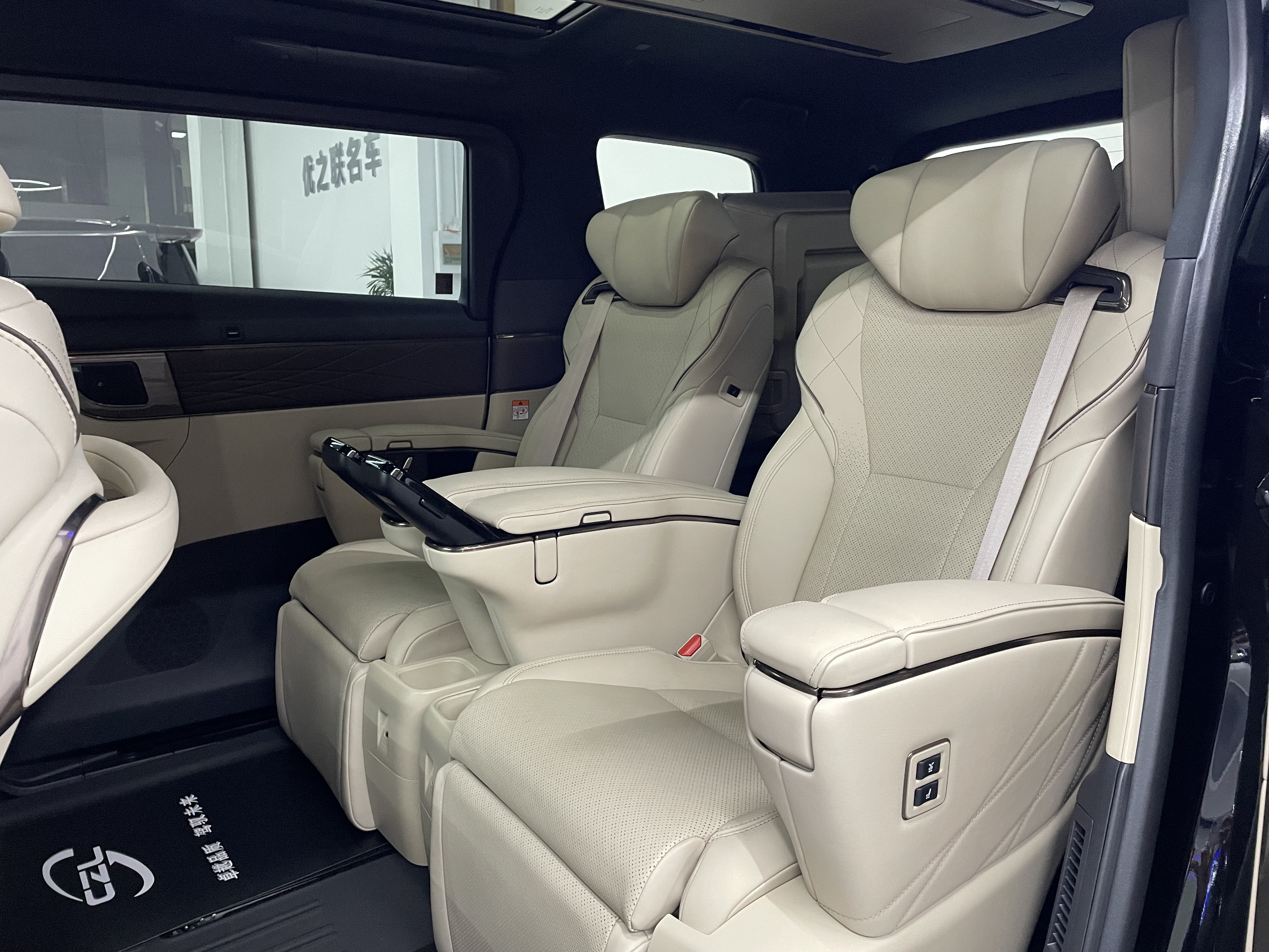 丰田 威尔法 2025 汽车图片 #10