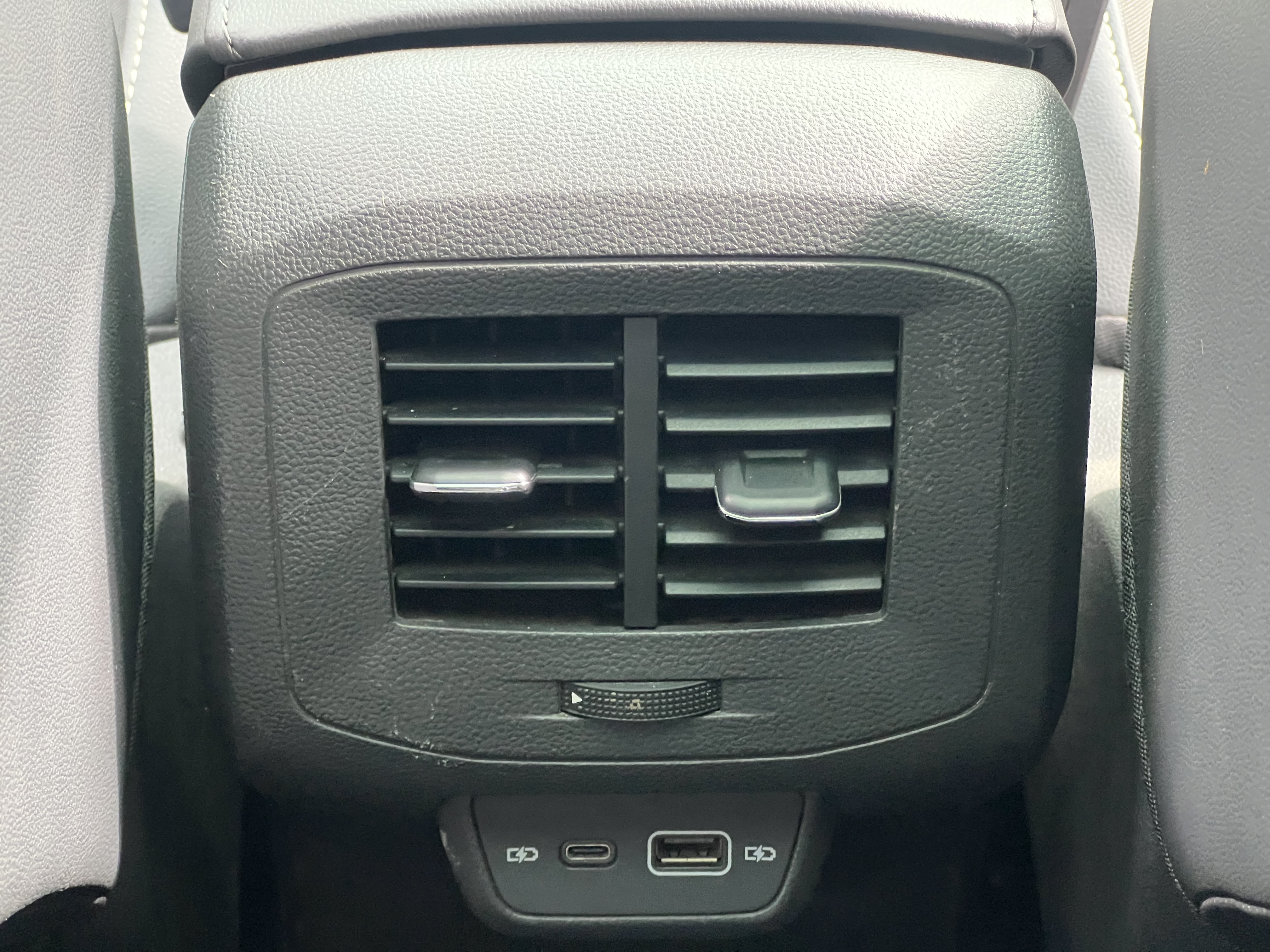 Volkswagen T-Cross 2024 #10 Volkswagen T-Cross 2024 car image #10
