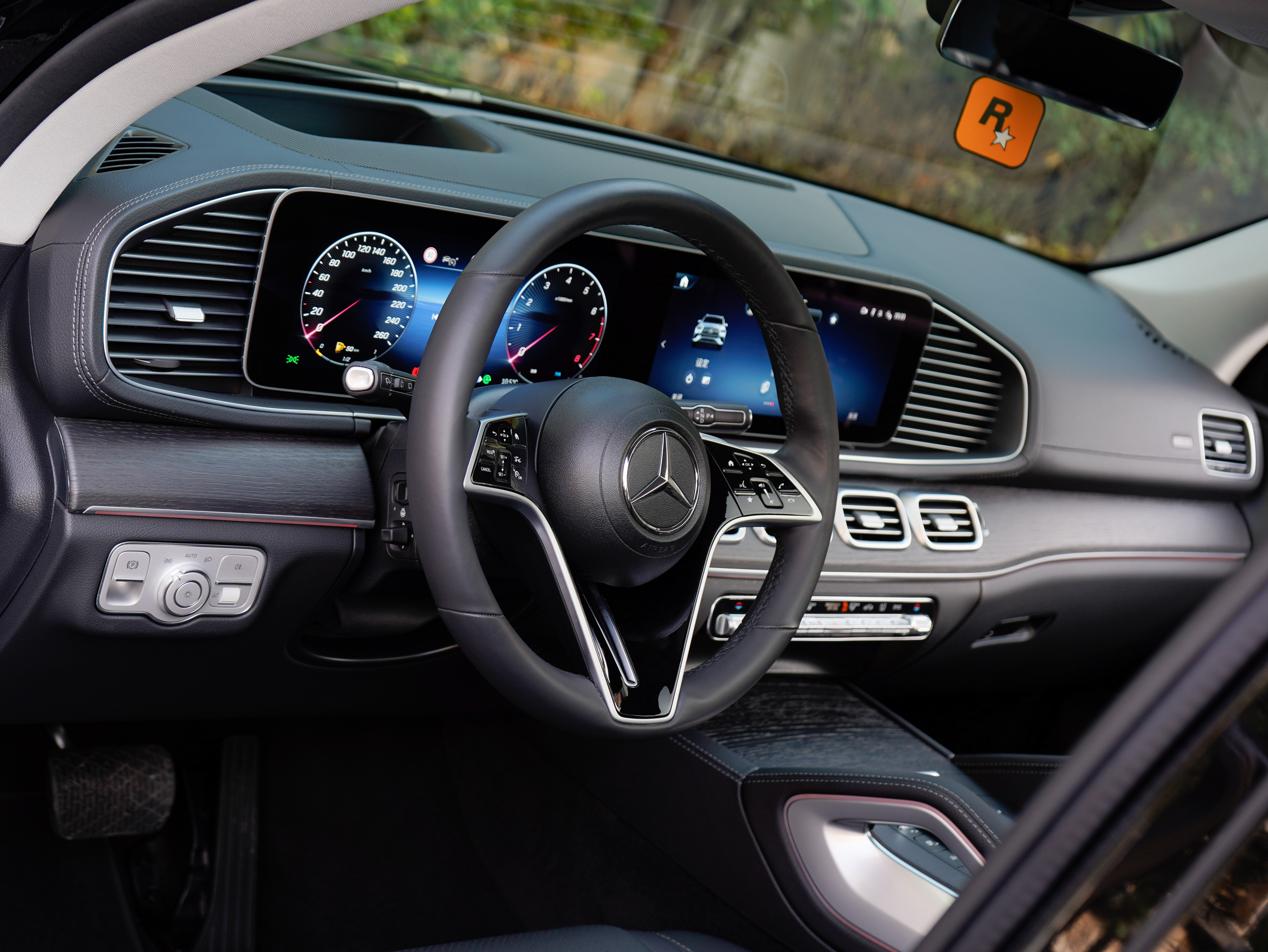 Mercedes-Benz GLE Class 2024 #10 Mercedes-Benz GLE Class 2024 car image #10