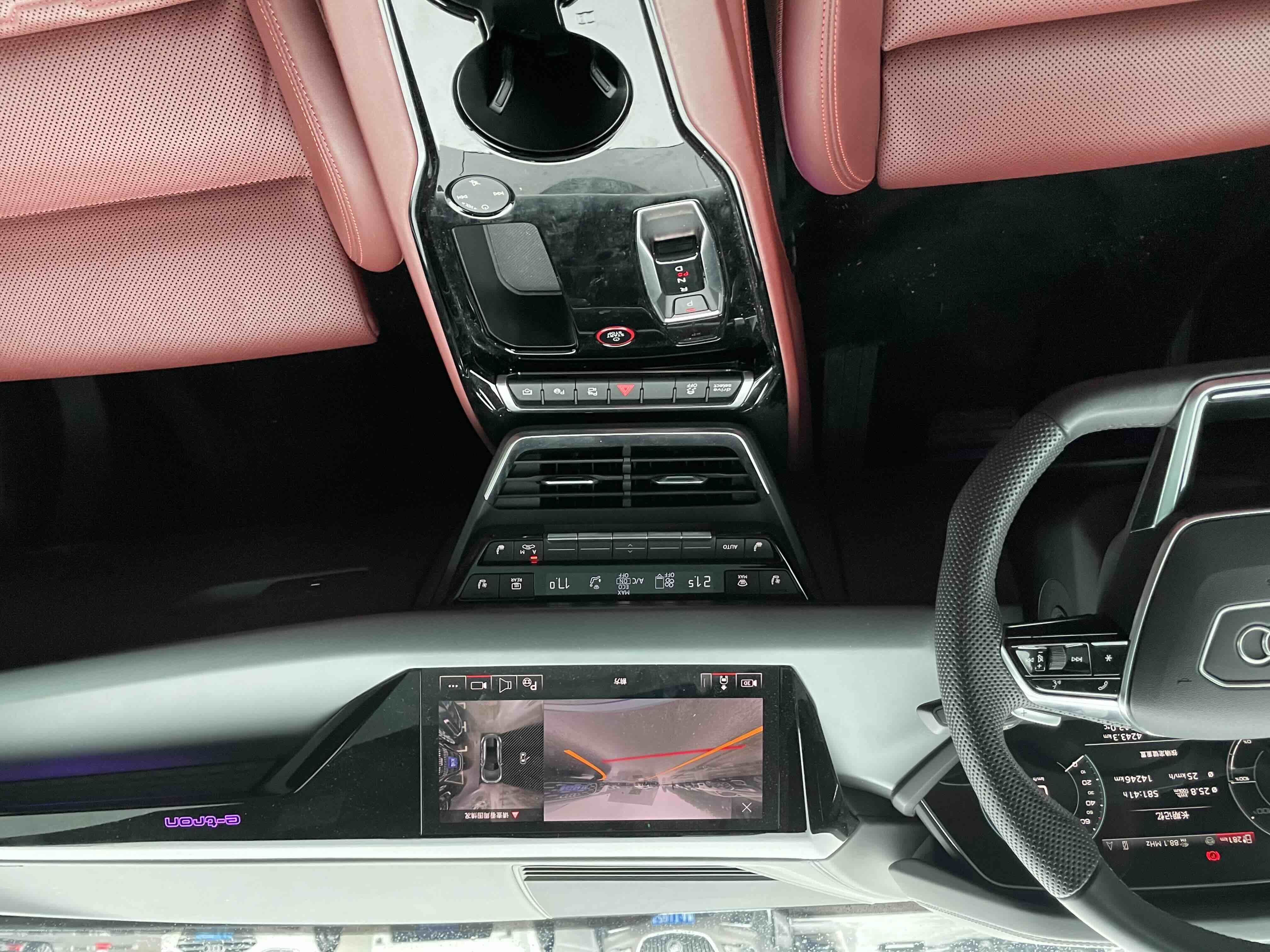 Audi e-tron GT 2024 car image #10