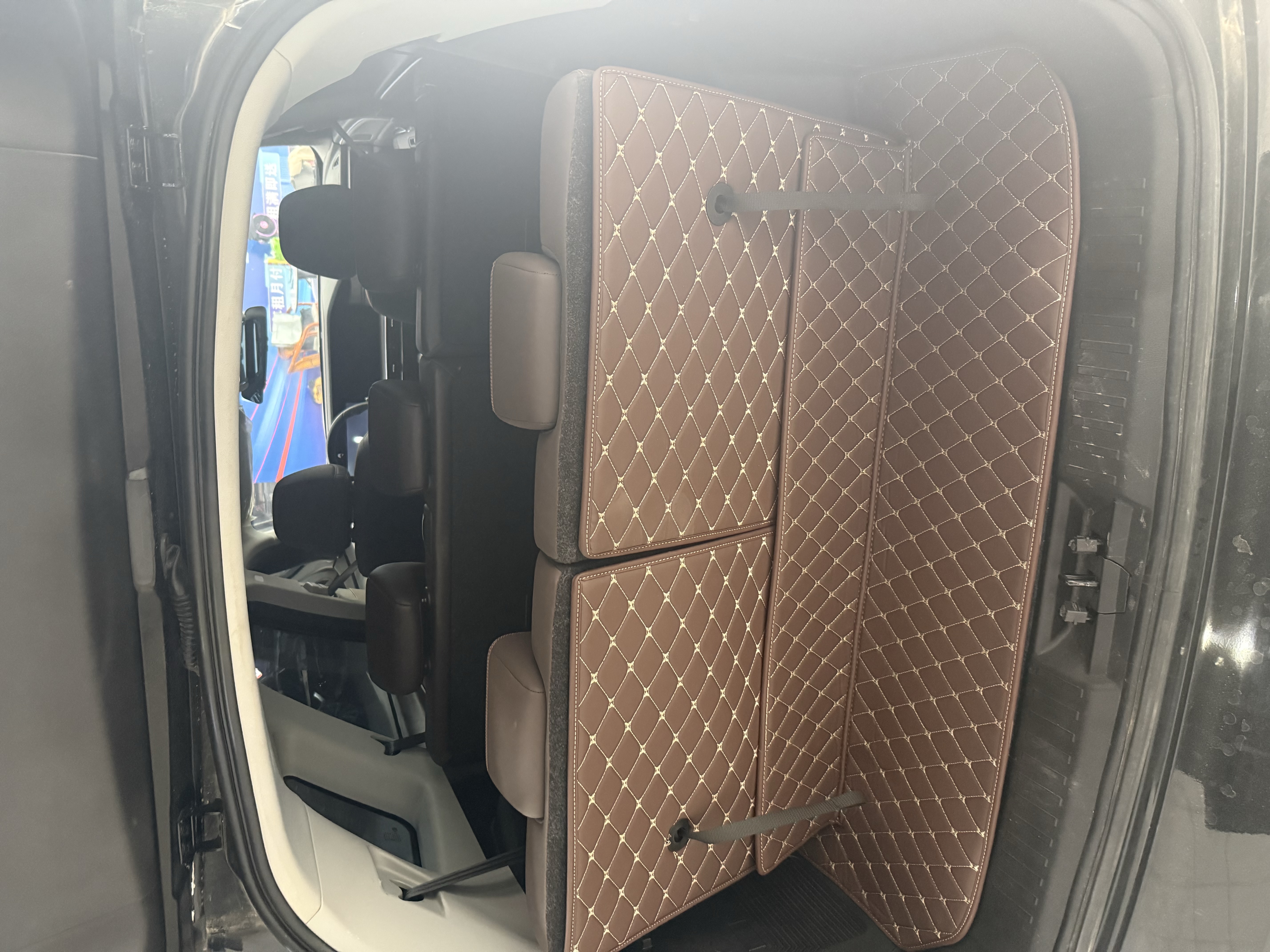 X70 PRO 2023 car image #10