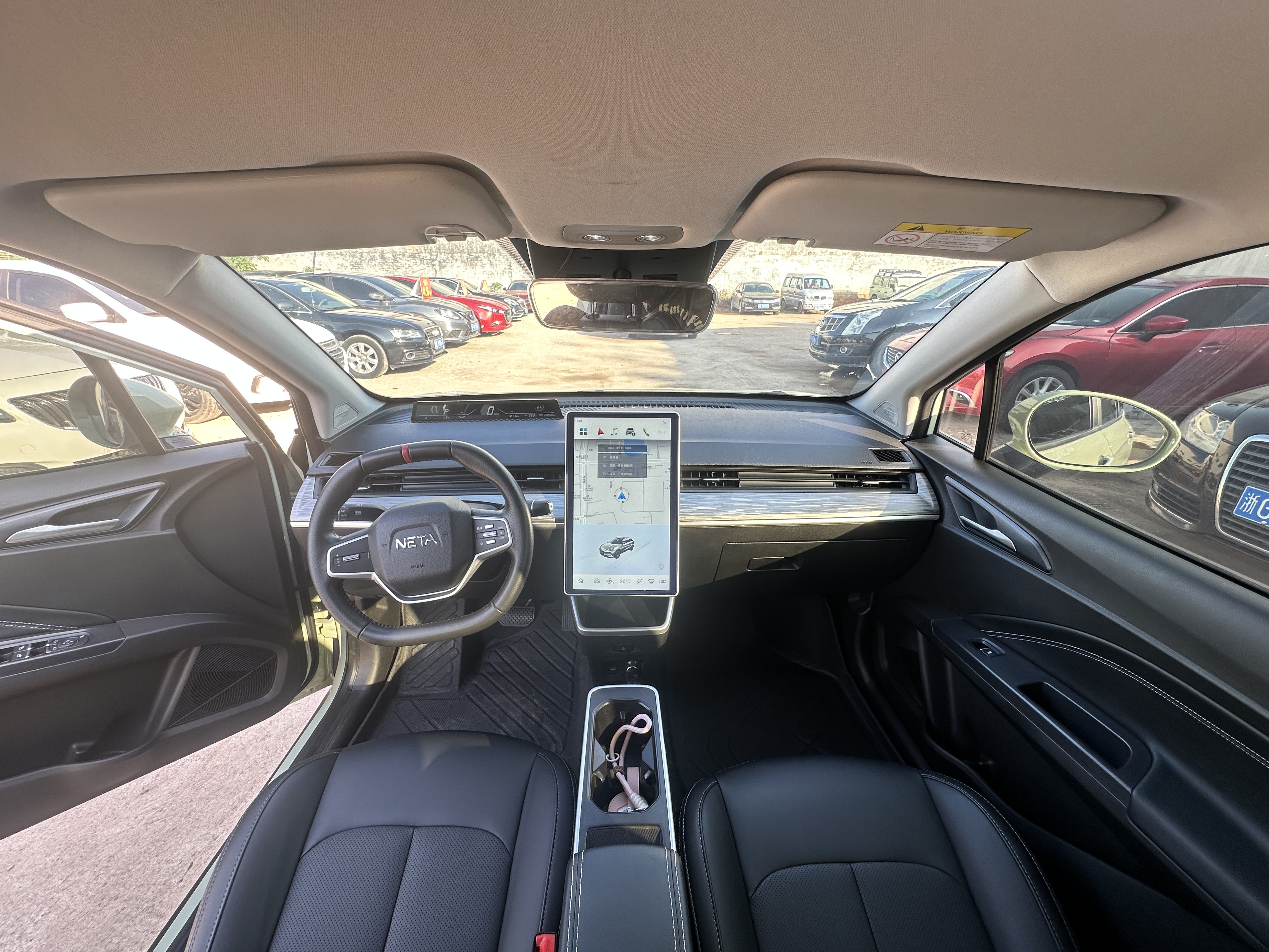 哪吒汽车 哪吒AYA 2023 汽车图片 #10