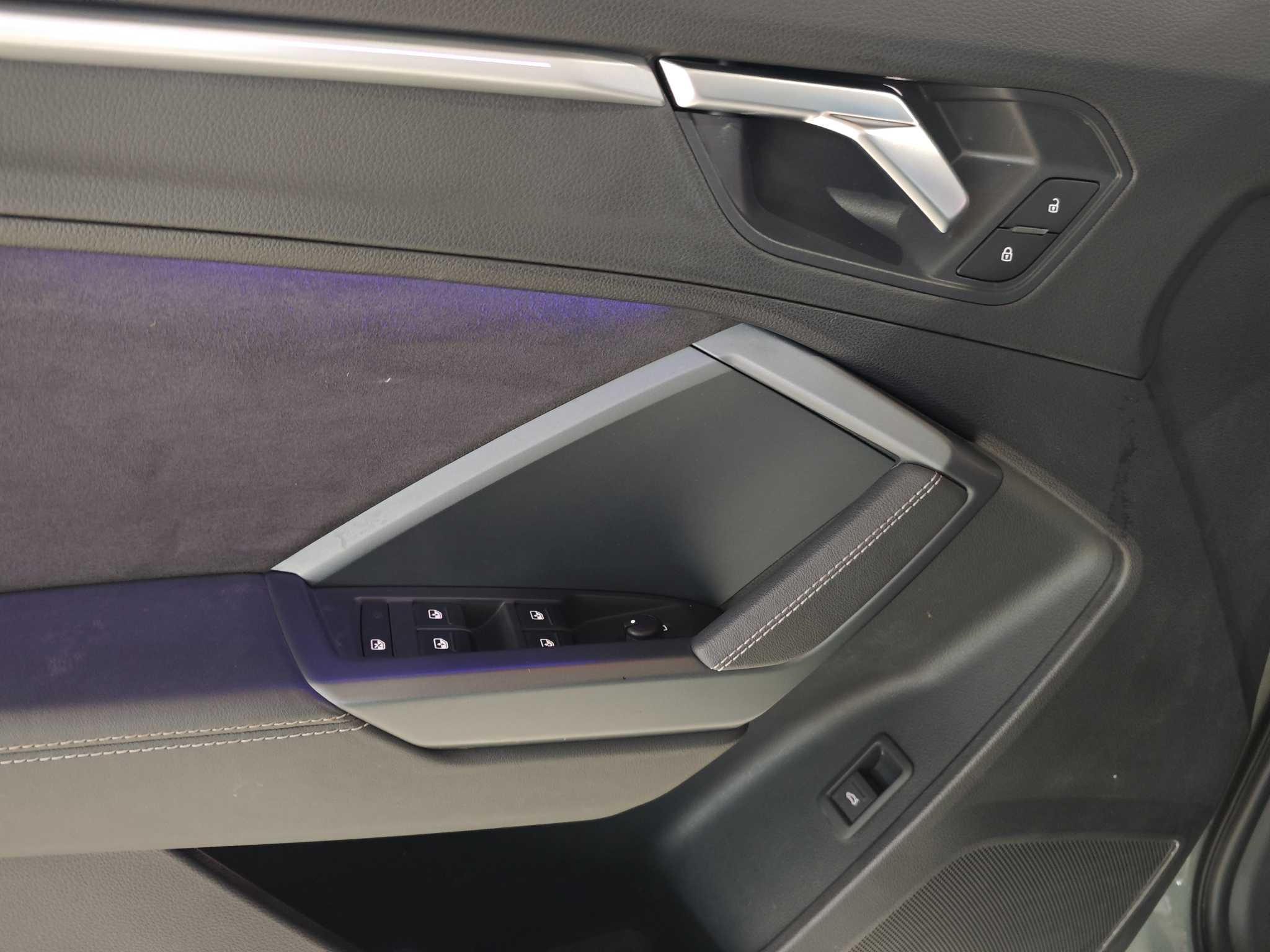 Audi Q3 2024 car image #10