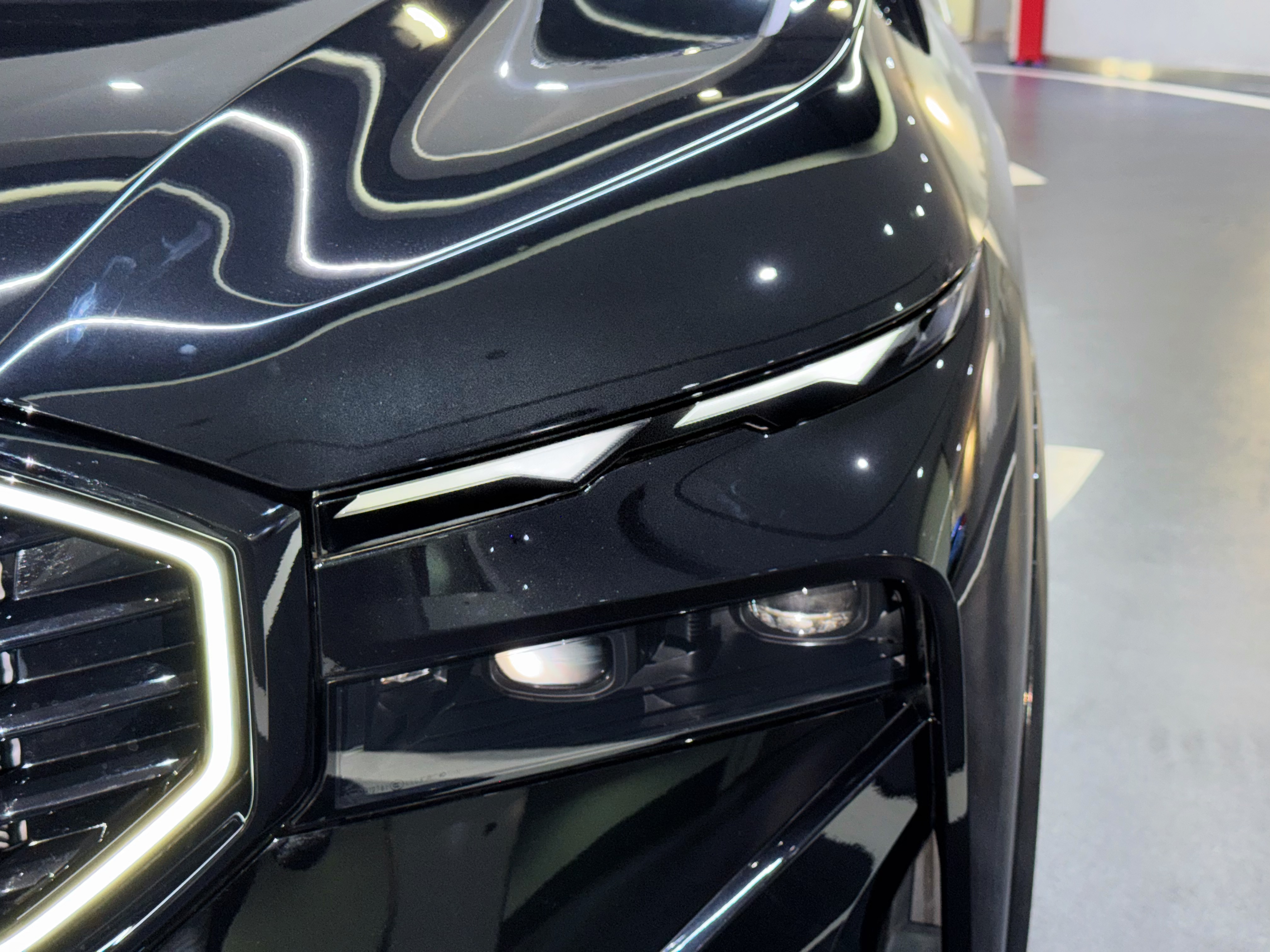 BMW XM 2025 صورة سيارة #10