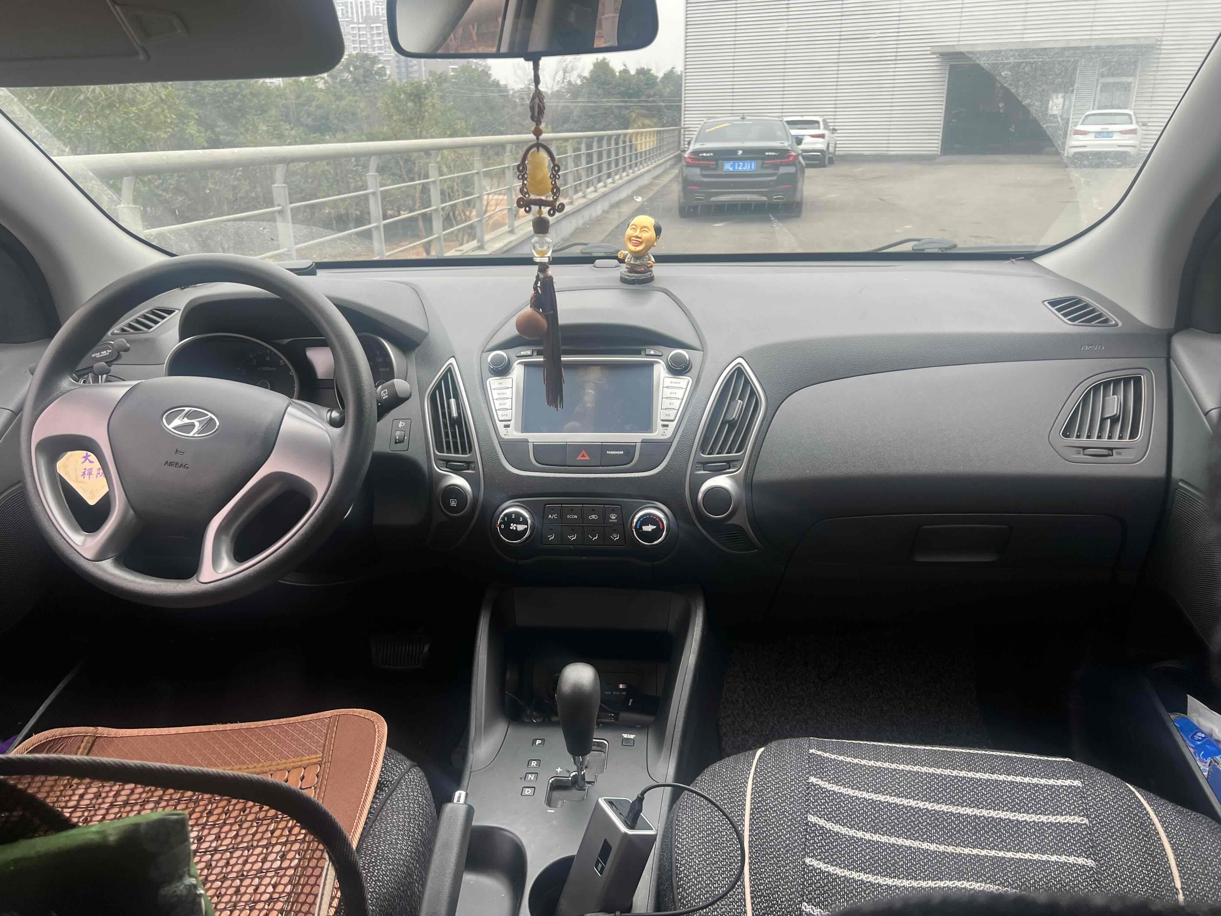 Hyundai ix35 2015 car image #10