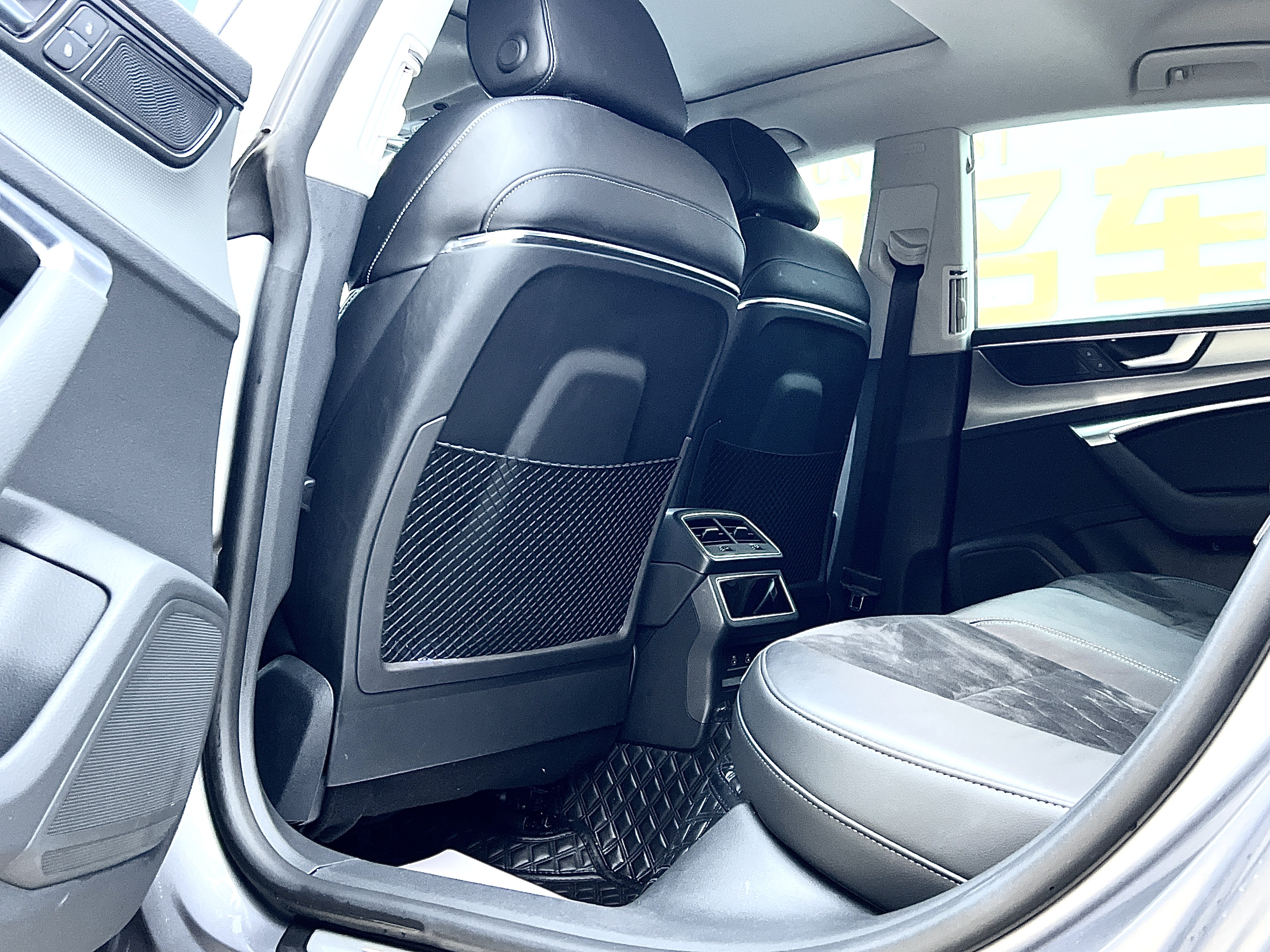 Audi A7L 2024 #10 Audi A7L 2024 صورة سيارة #10