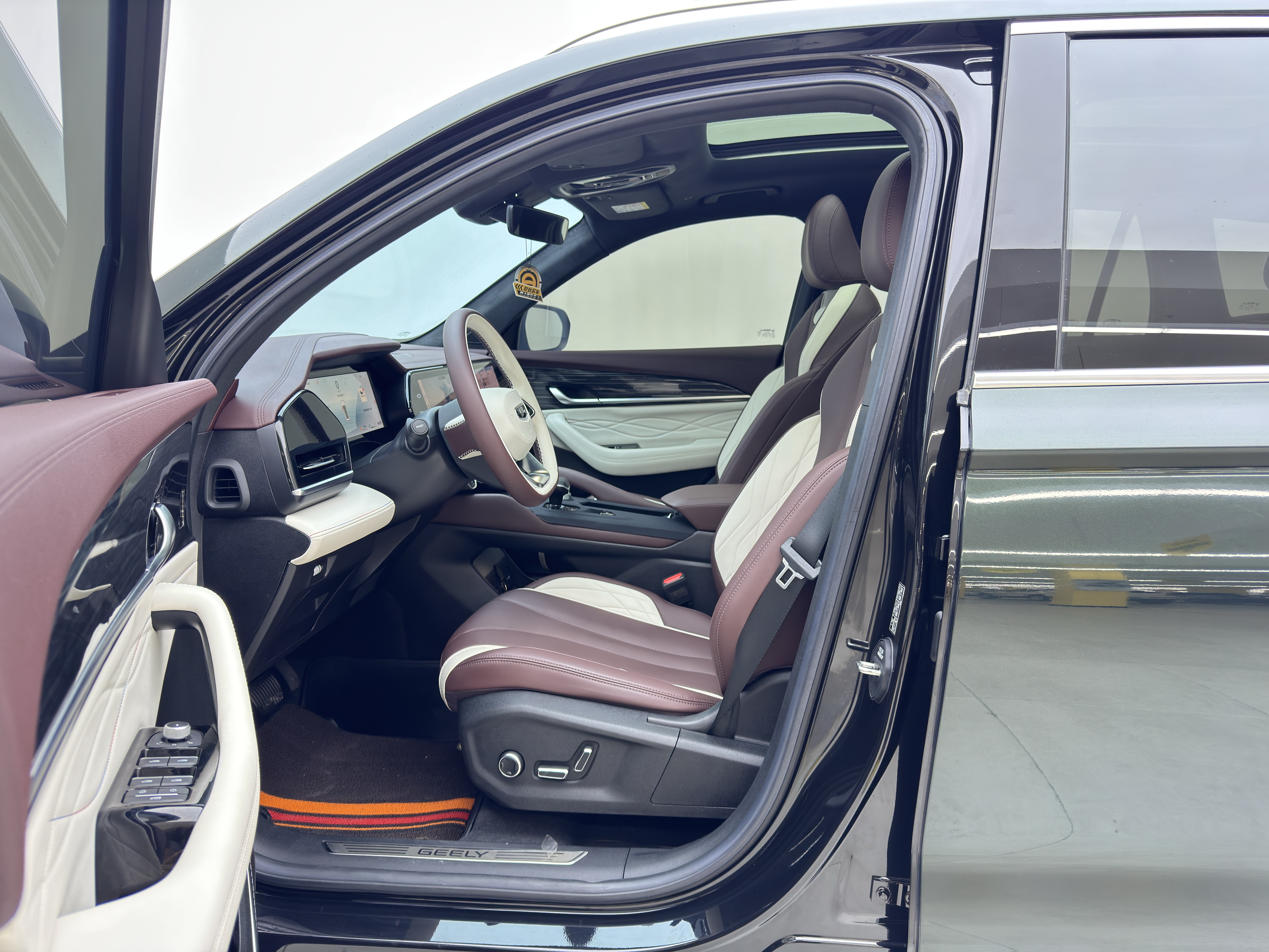 GEELY Monjaro 2024 car image #10